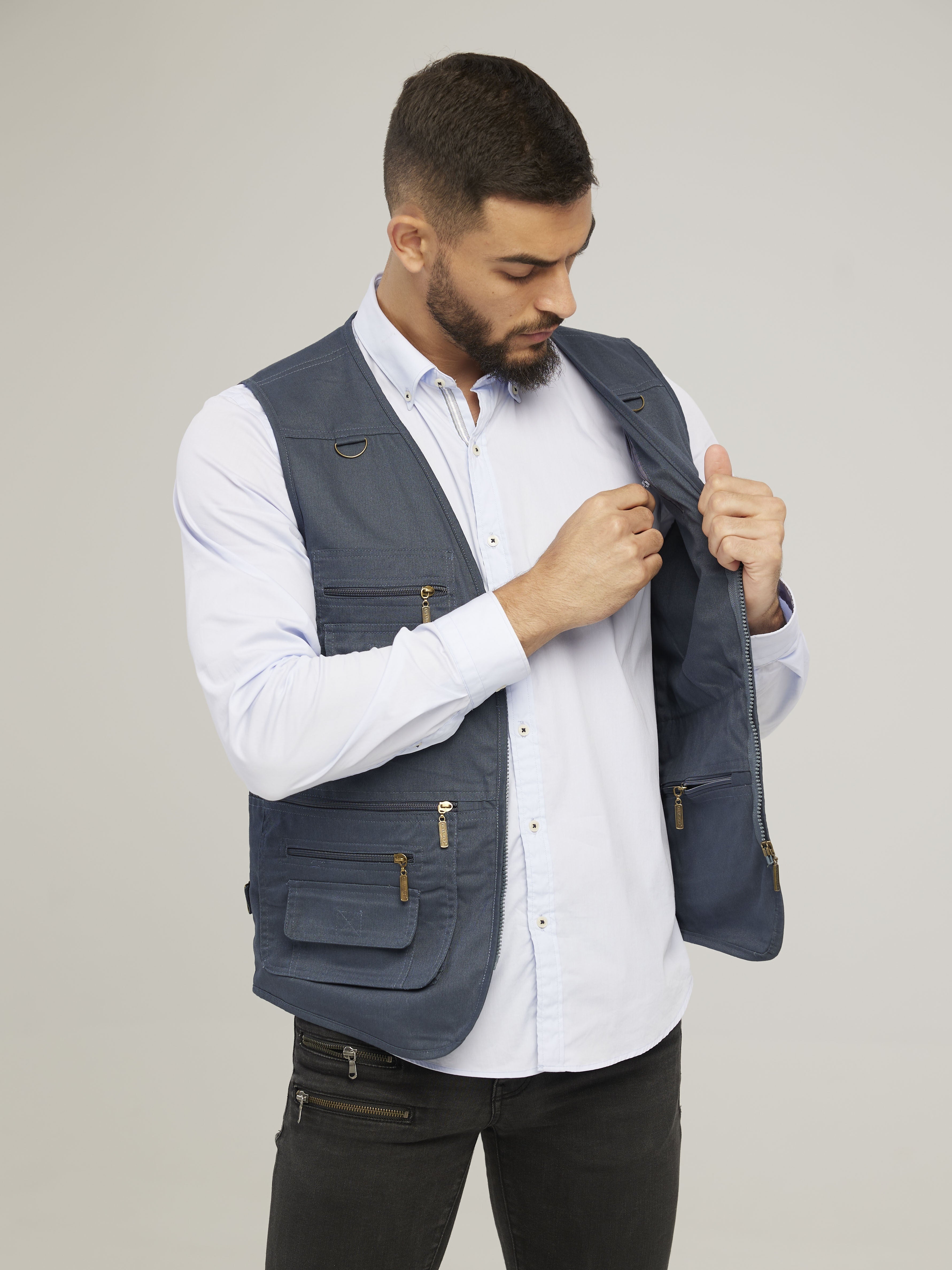 Men's Cotton Polyester Cargo Vest with Multiple Pockets for Outdoor Activities