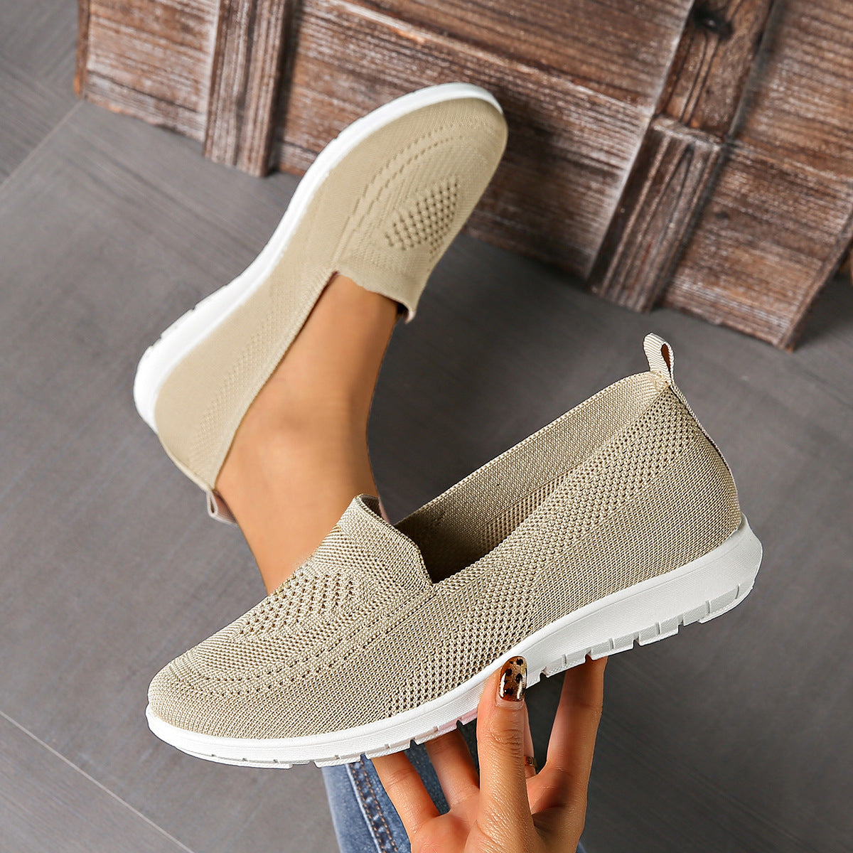 Women's Breathable Knit Slip-On Sneakers Low-Top Casual Shoes with Cushioned Sole