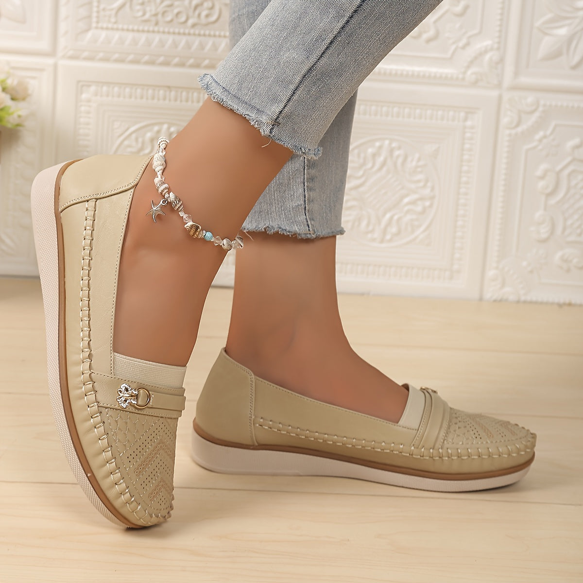 Women's Slip-On Loafers PU Upper Retro Solid Color Casual Shoes