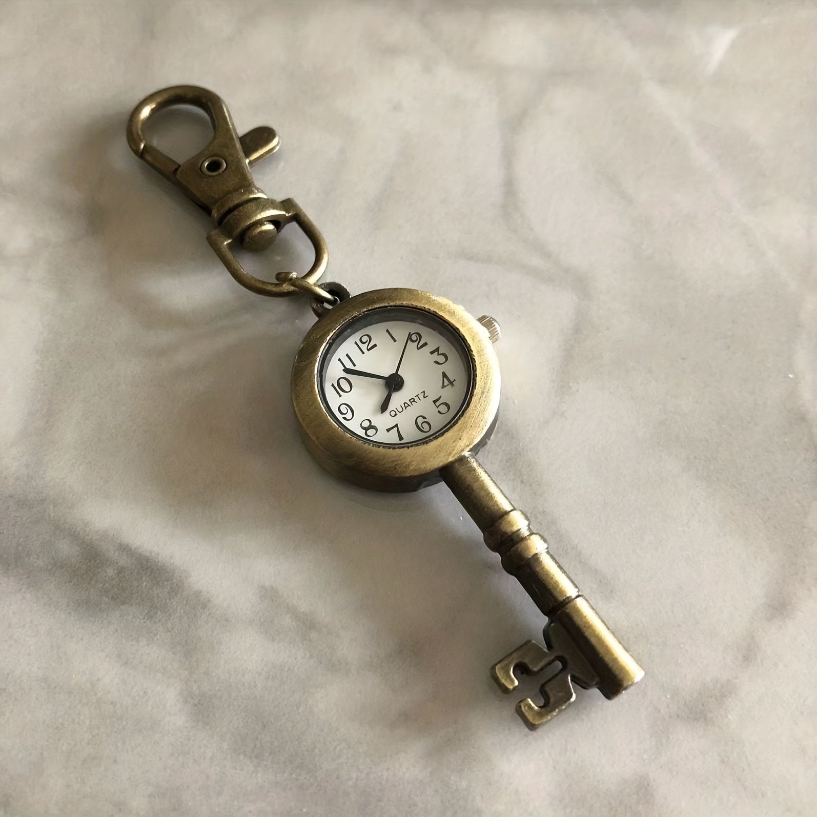 Vintage Bronze Pocket Watch with Key Design and Quartz Movement for Gift Giving