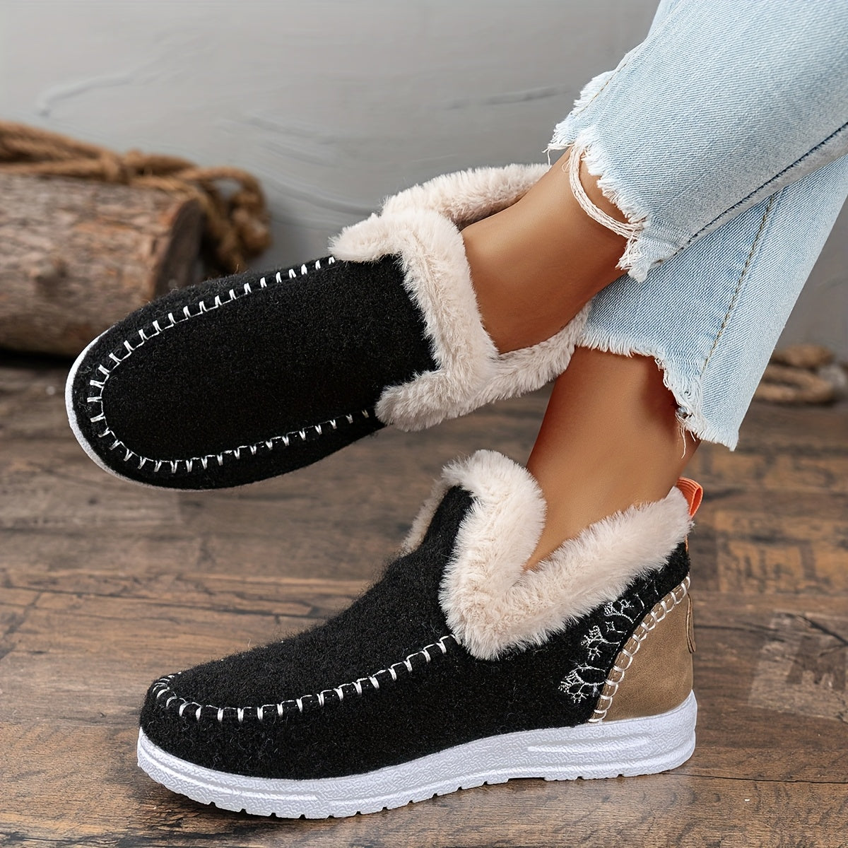 Ayollar uchun qishda kiyinadigan slip-on platform botinkalari, sun'iy jun bilan qoplangan va tormozsiz tagliklar bilan