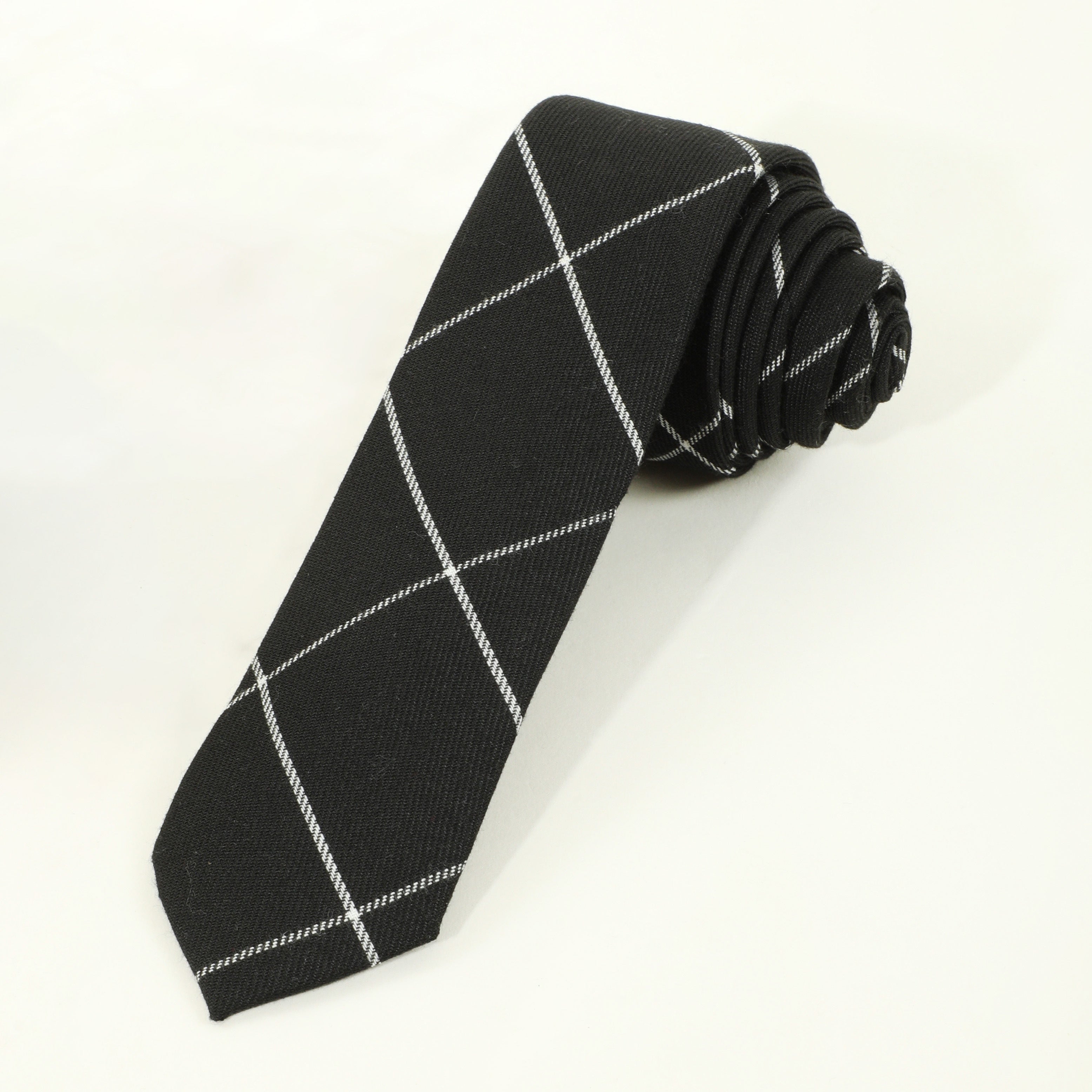 Men's Striped Polyester Tie for Business and Casual Wear