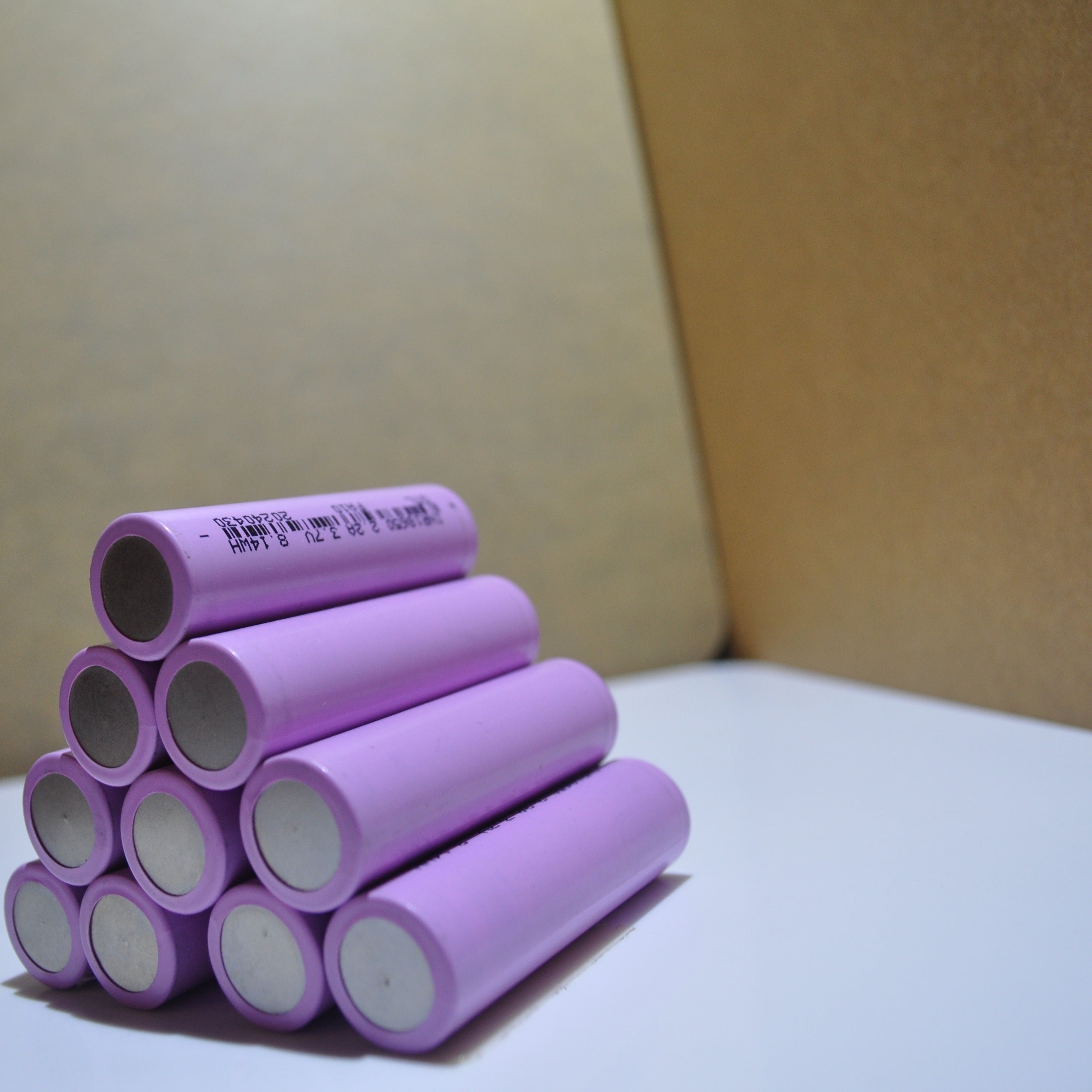 High Capacity 18650 Lithium Battery 3.7V 2200mAh Flat Top for Small Electronics