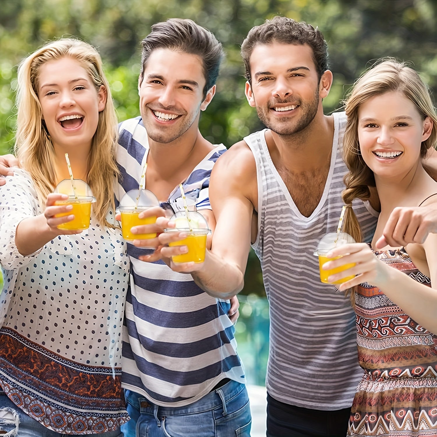 Разнообразные одноразовые крышки из PET-пластика с куполообразной формой и прорезью для соломинки для стаканов диаметром 90/95 мм, прозрачные