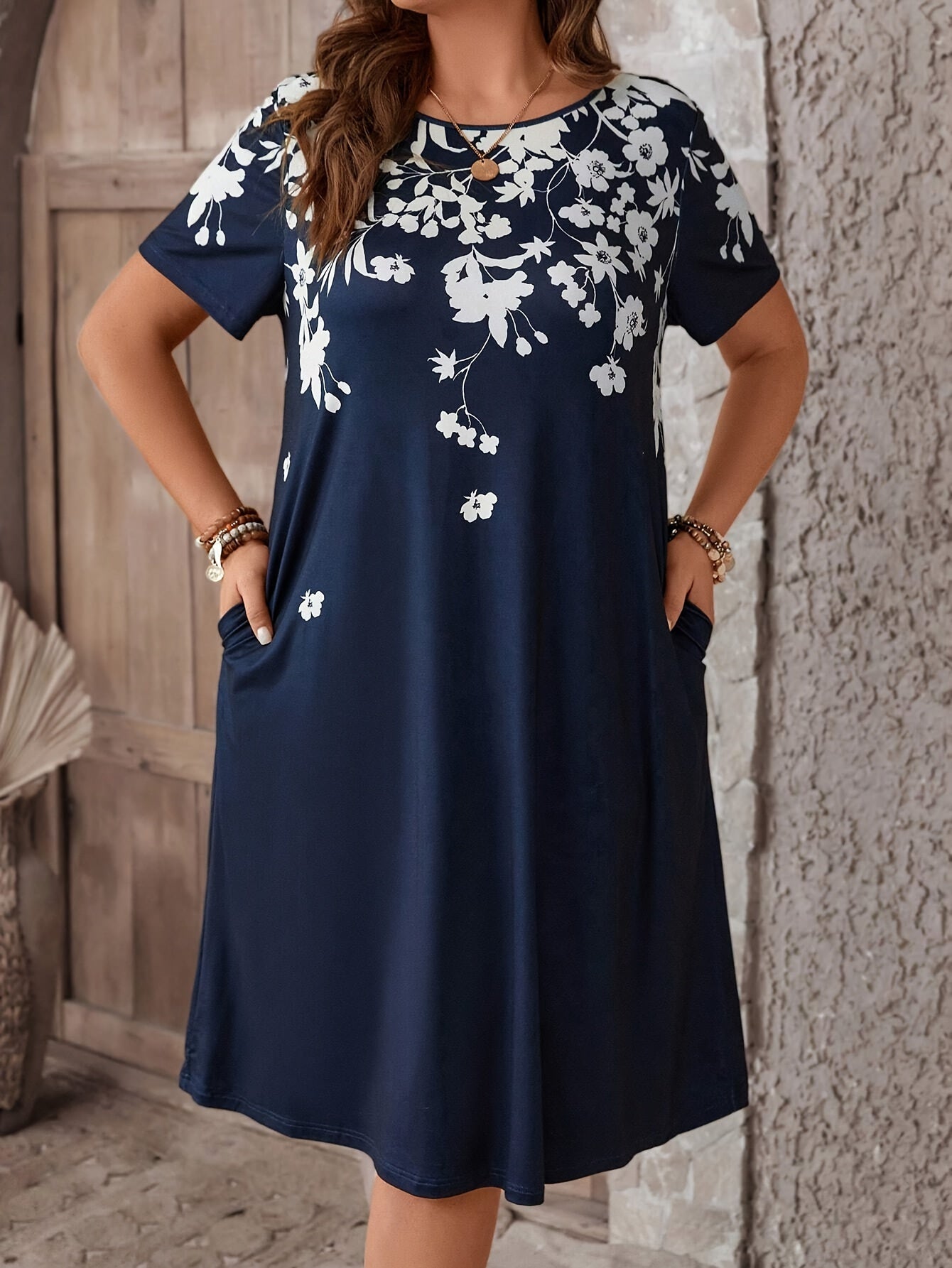 Plus Size Floral Print Dress with Pockets Short Sleeve Crew Neck for Spring Summer