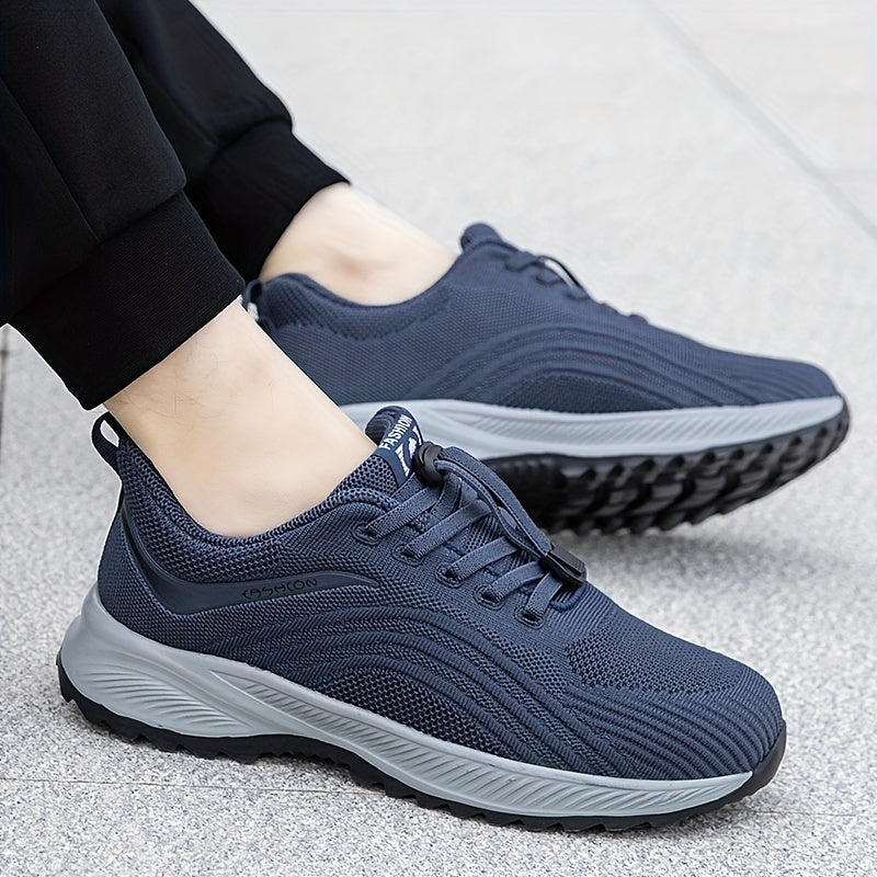 Erkaklar uchun nafas oladigan pastki krossovkalar, sozlanadigan qistirma bilan, yugurish, piyoda sayr qilish va yil davomida ochiq havoda faoliyatlar uchun ideal.