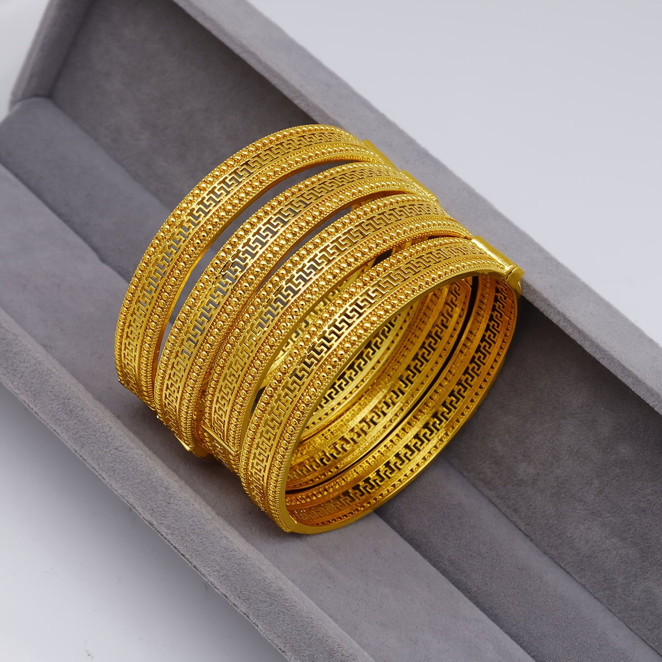 Set of Four Vintage Boho Copper Bangles for Women Wedding and Fashion Jewelry