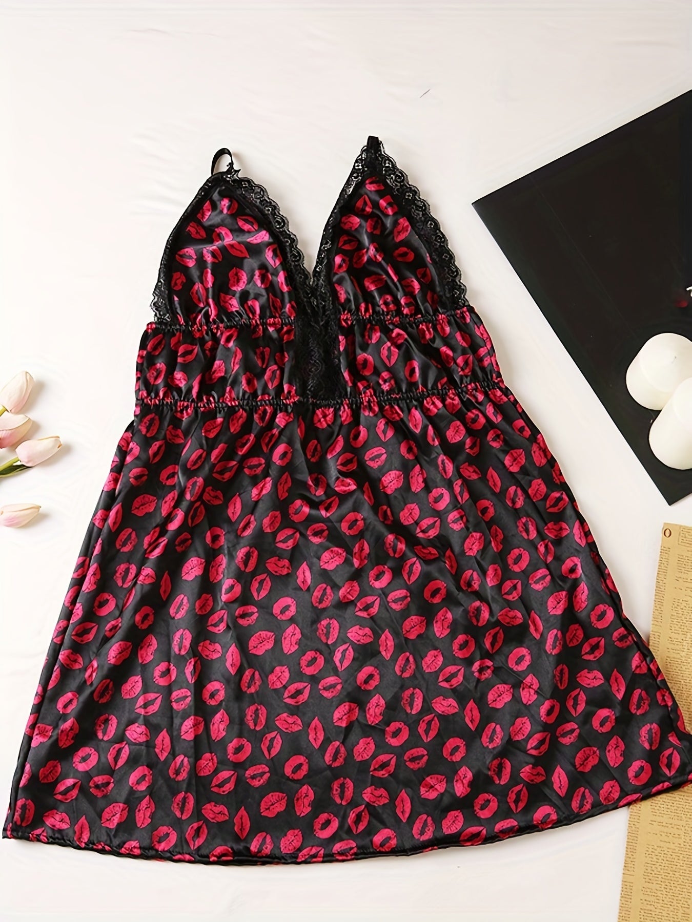 Платье-комбинация для женщин больших размеров из сетки с принтом губ и асимметричным декором