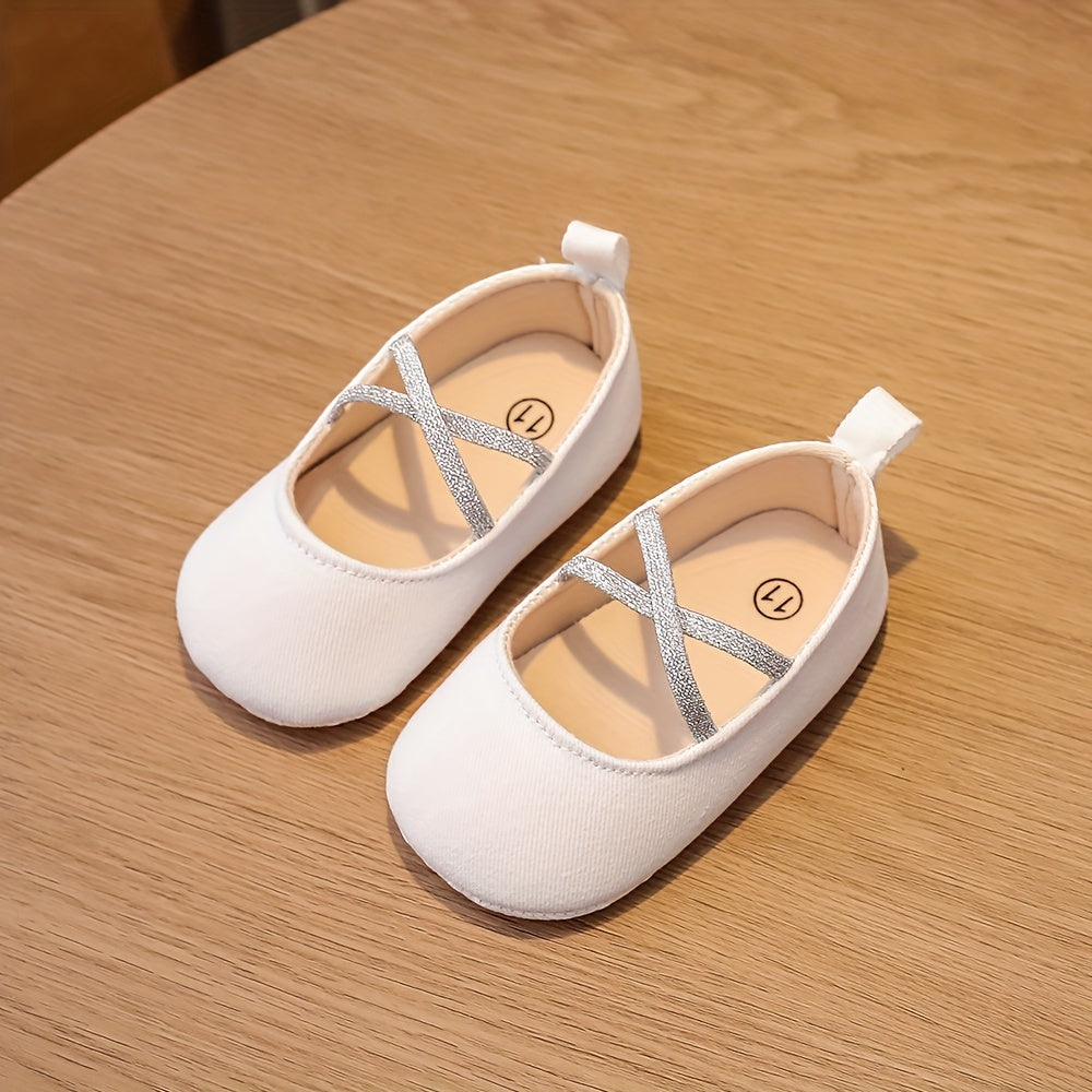 Блестящие слипоны для малышей с мягкой подошвой, нескользящие для комфортной ходьбы весной/осенью.