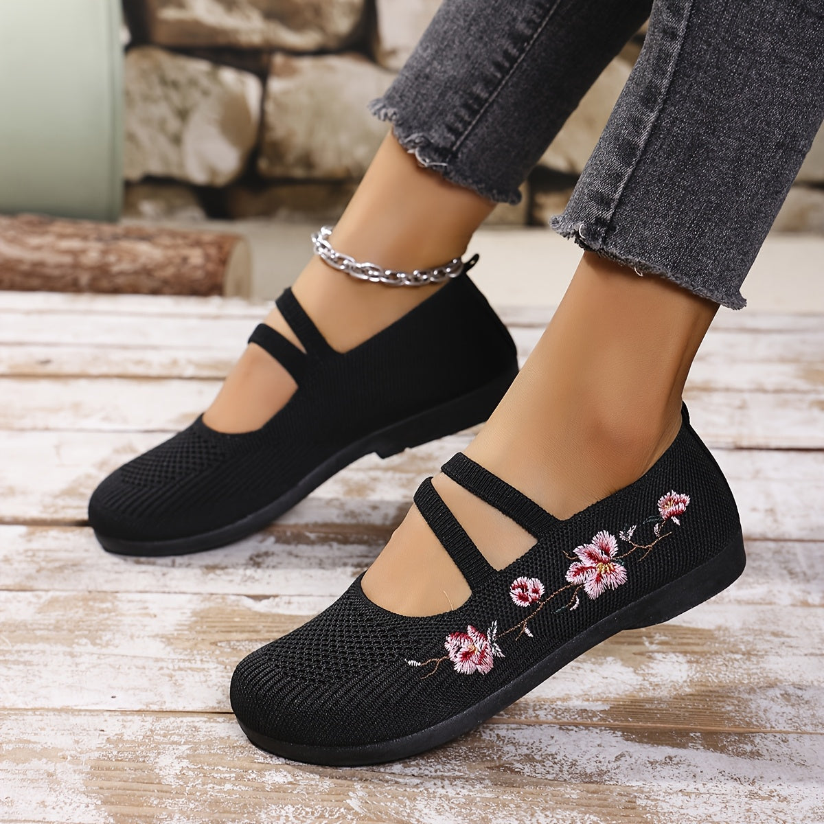 Ayollar uchun yozgi tikkama nafas oladigan kundalik tekis poyabzal