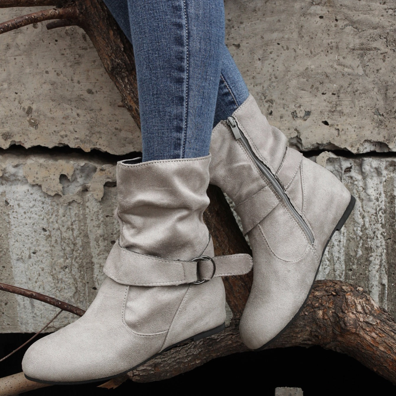 Women's Ankle Boots Solid Color Round Toe Buckle Side Zipper Outdoor Shoes