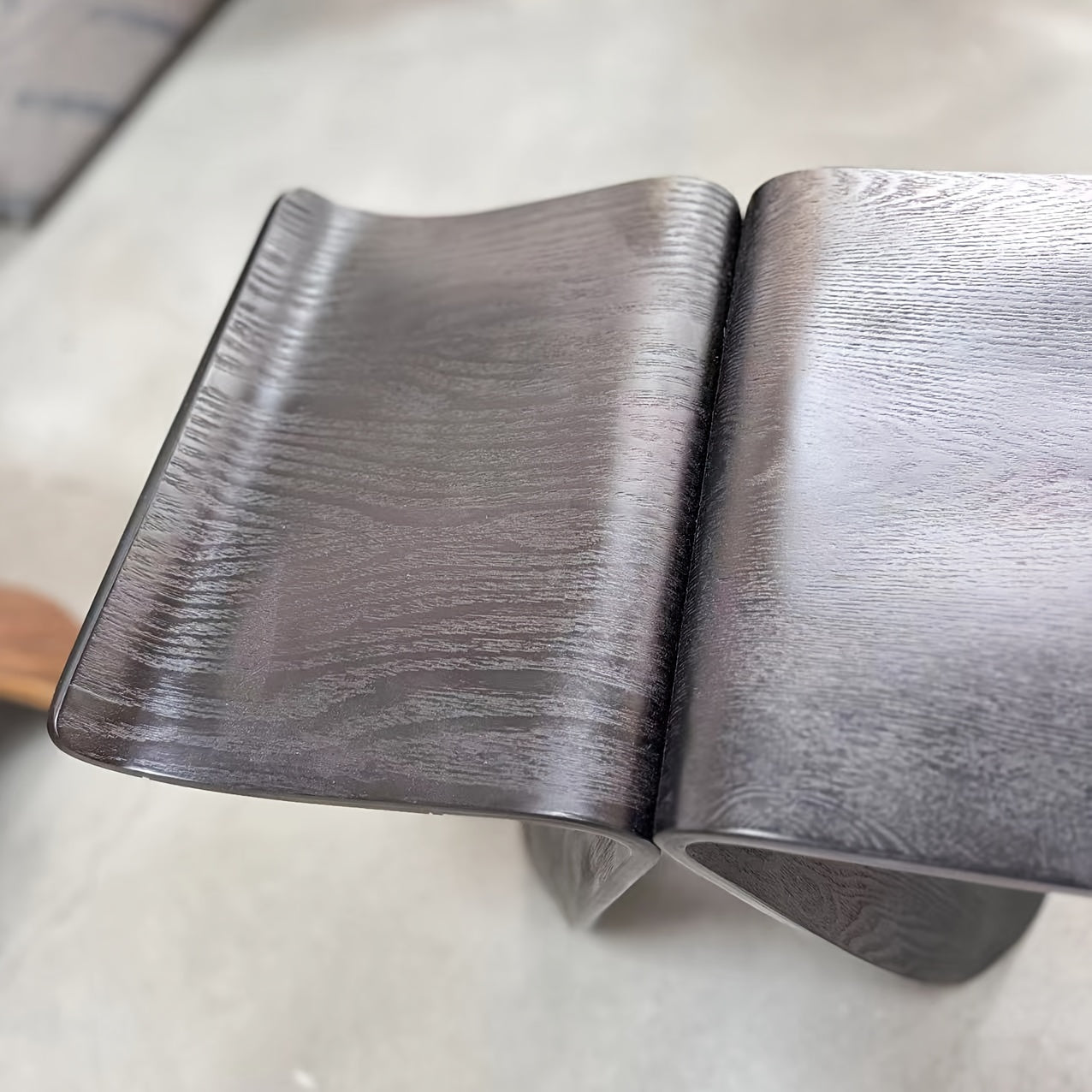 European Style Solid Wood Vanity Stool with Butterfly Design, Small Wooden Shoe Bench