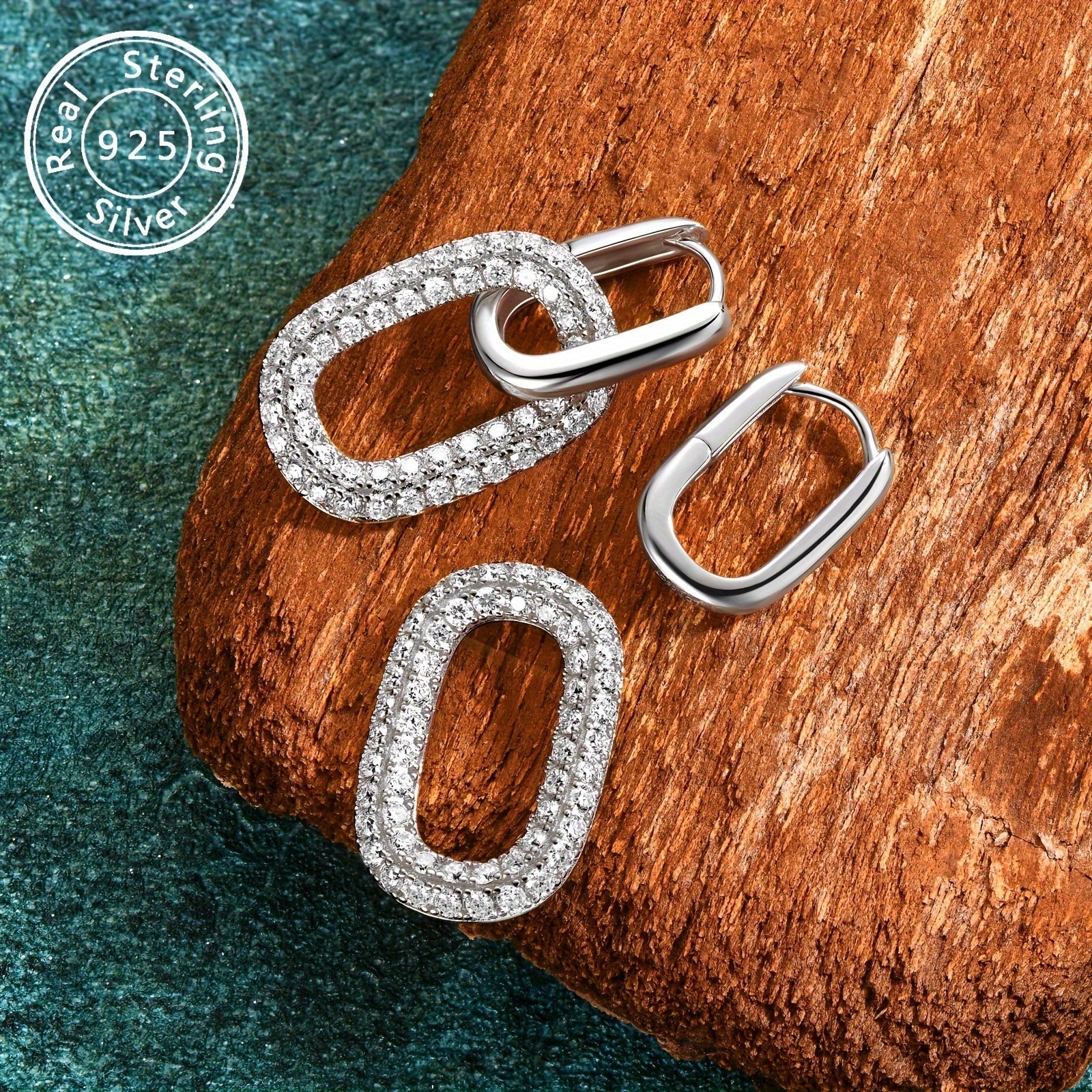 Ushbu zamonaviy dumaloq sirg'alar 925 oltin bilan tayyorlangan va umumiy og'irligi 5.84g. Ular 108 dona 1.7mm Mozambik toshlari va 2 dona 1.08 karat Mozambik toshlari bilan bezatilgan. Sirg'alar ko'p qirrali bo'lib, ikki xil uslubda taqilishi mumkin.