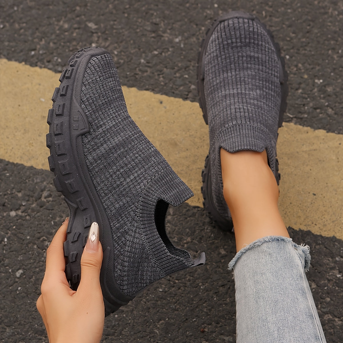Women's Slip-On Walking Shoes Lightweight Breathable Mesh Casual Sneakers