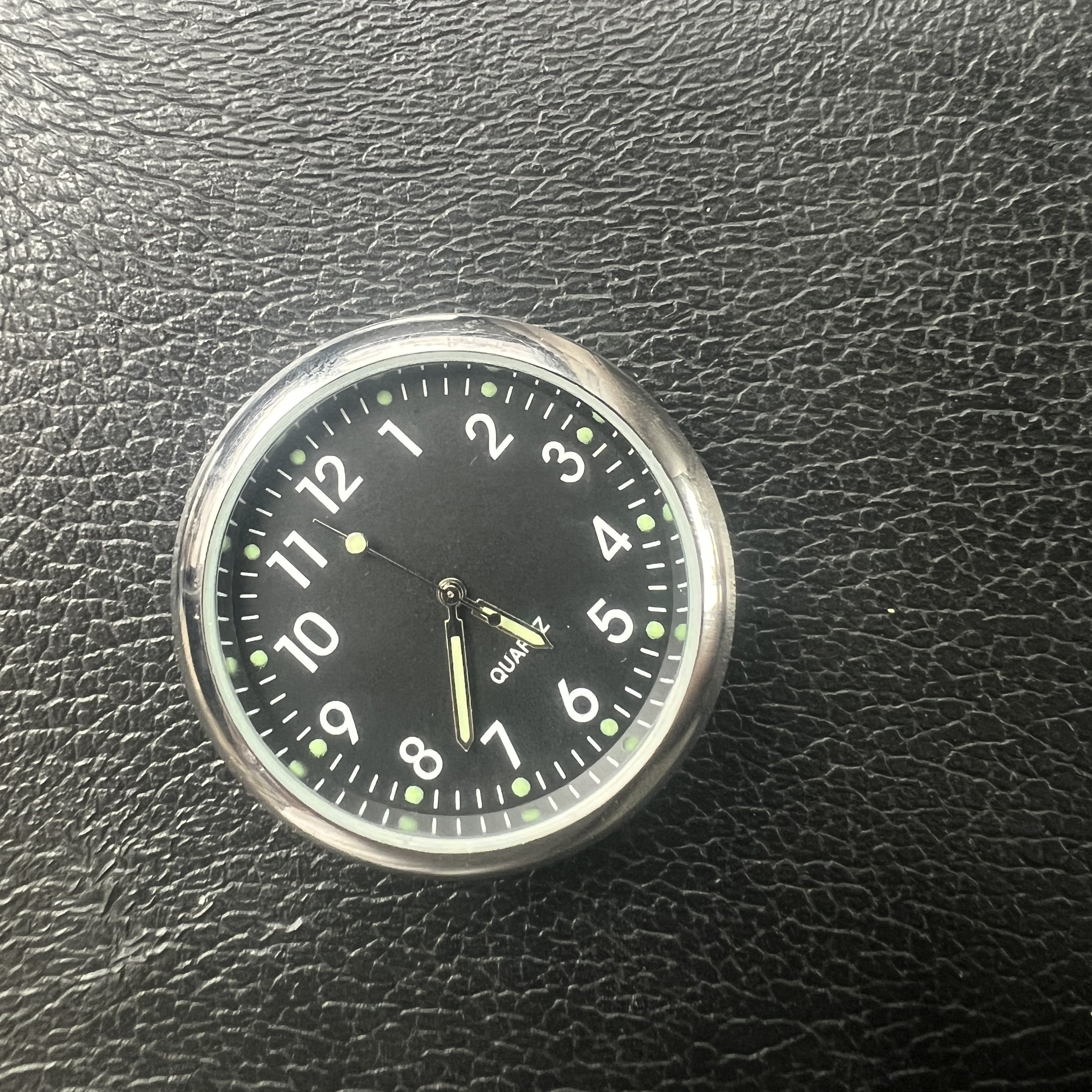 Universal Car Quartz Clock Creative Luminous Pointer Dashboard Decoration