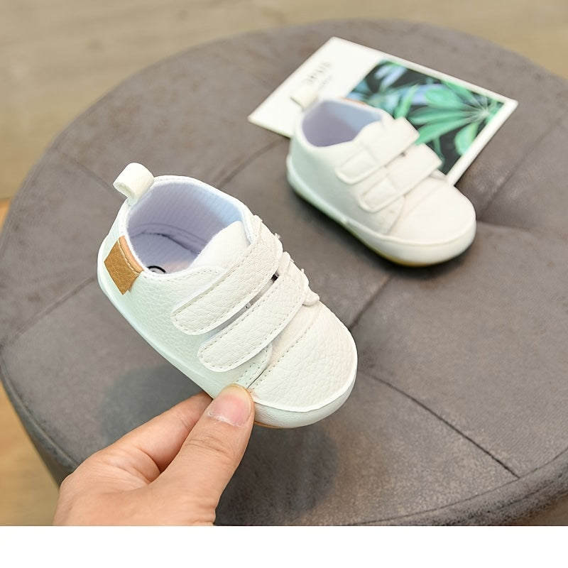 Kichkina erkak bolalar uchun sport poyabzali Yengil PU Moire Tassel sozlanadigan tutqichli siljish bilan Bahor yoz