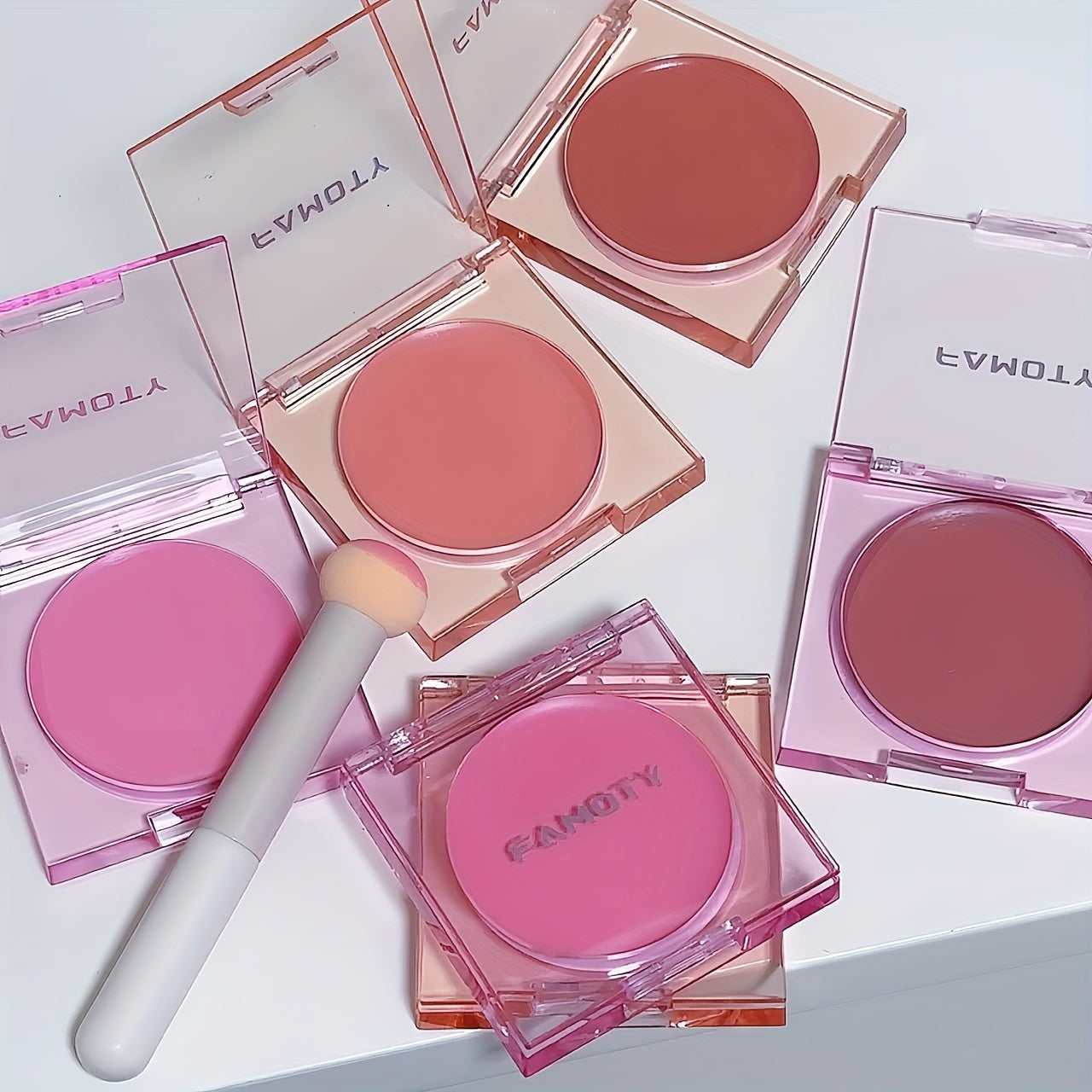 Rubor natural de larga duración en crema para mujeres Monochrome Brightening Rouge