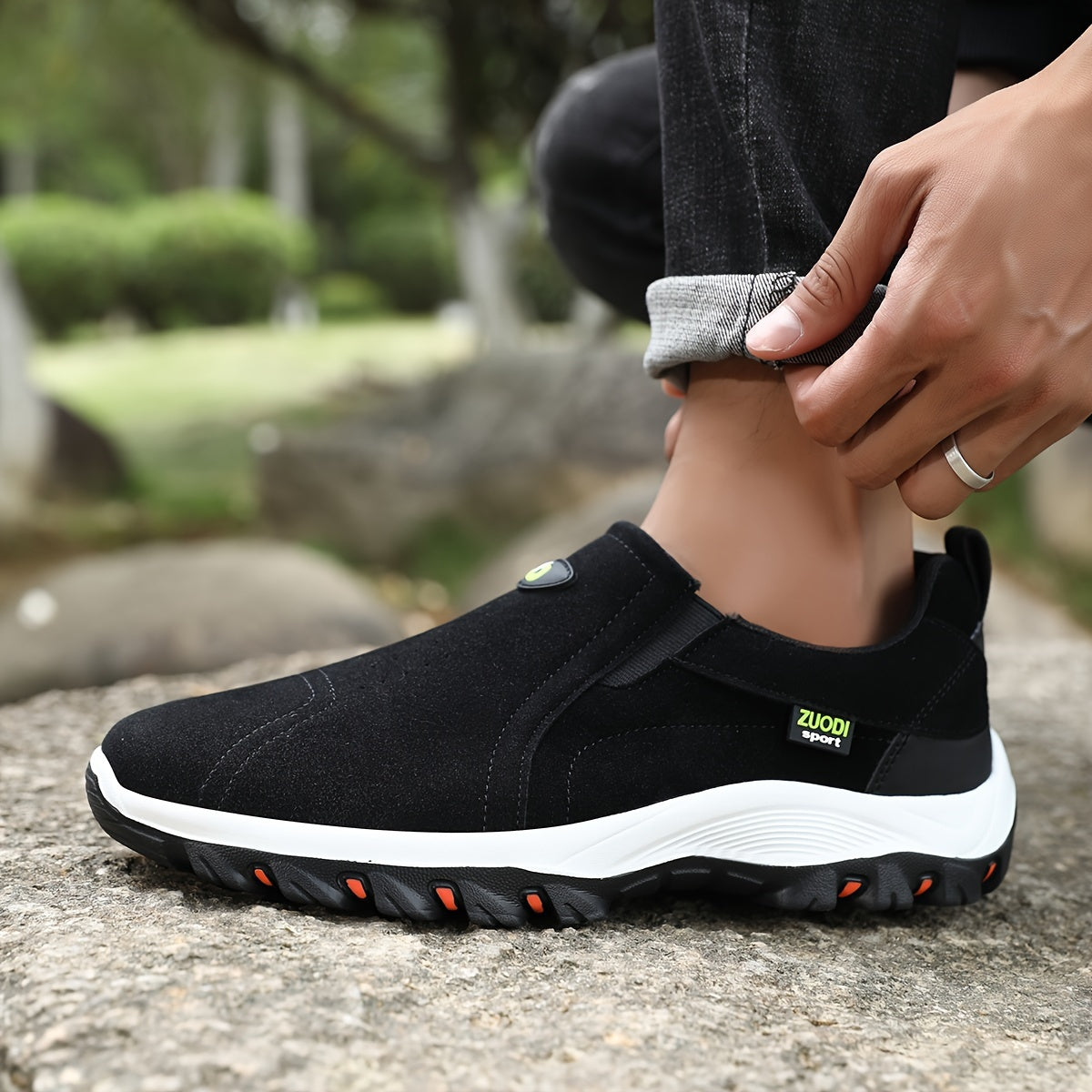 Erkaklar uchun Slipon Ease pastki balandlikdagi piyoda yurish botinkalari, tashqi faoliyatlar uchun sirpanmaydigan taglik, mikrofiber sintetik ustki, mato ichki qismi, EVA taglik | Silliq va Qattiq Slip-On Poyabzal