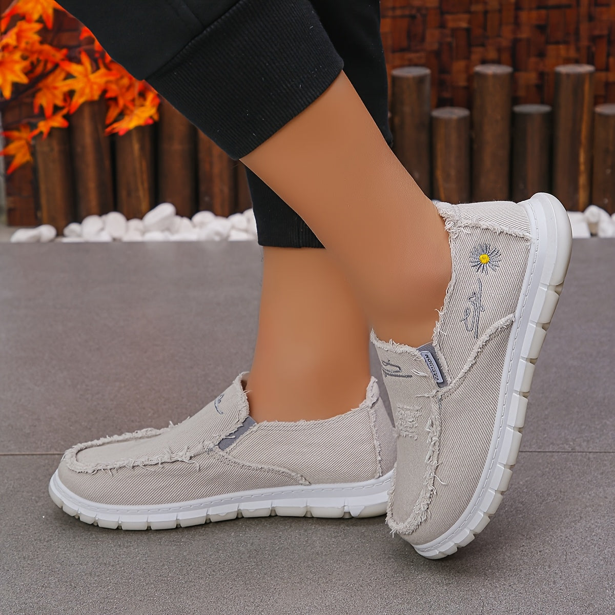 Women's Slip-On Loafers Black Floral Non-Slip PVC Sole All-Season