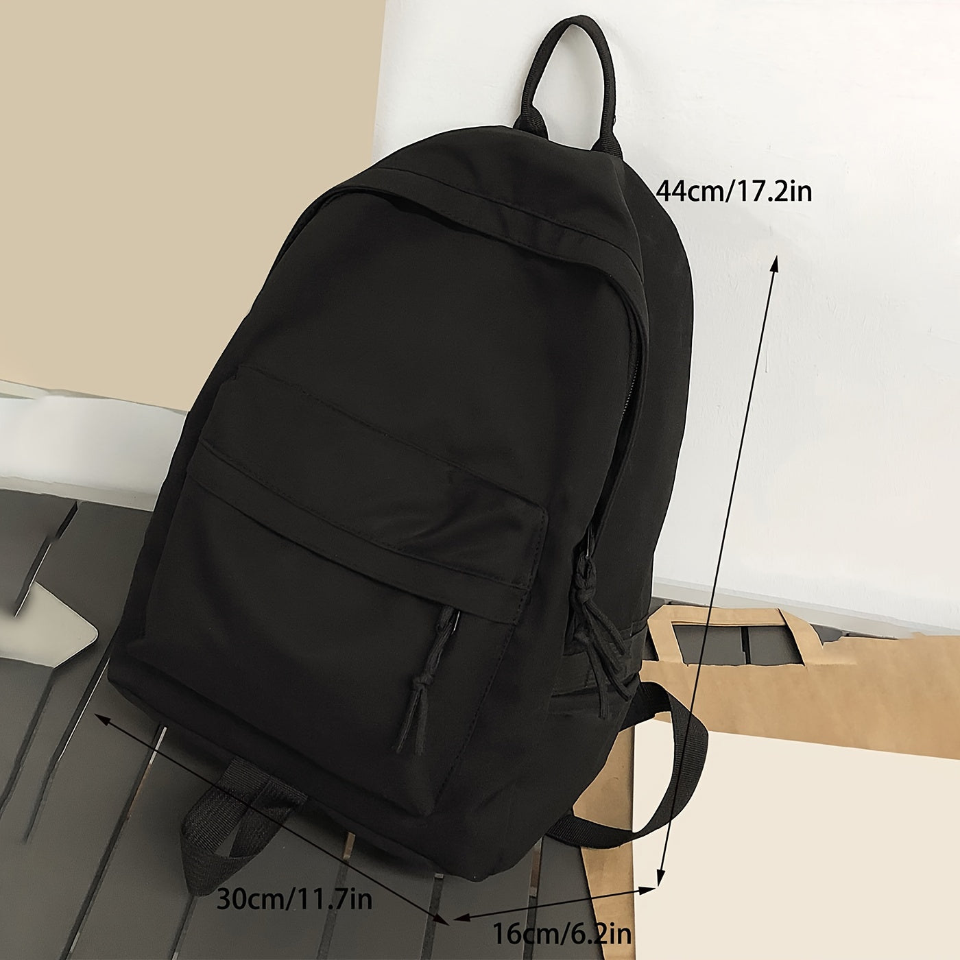 Maktab yoki ochiq havoda faoliyatlar uchun mos, yengil va tasodifiy oddiy preppy uslubidagi rucksack.