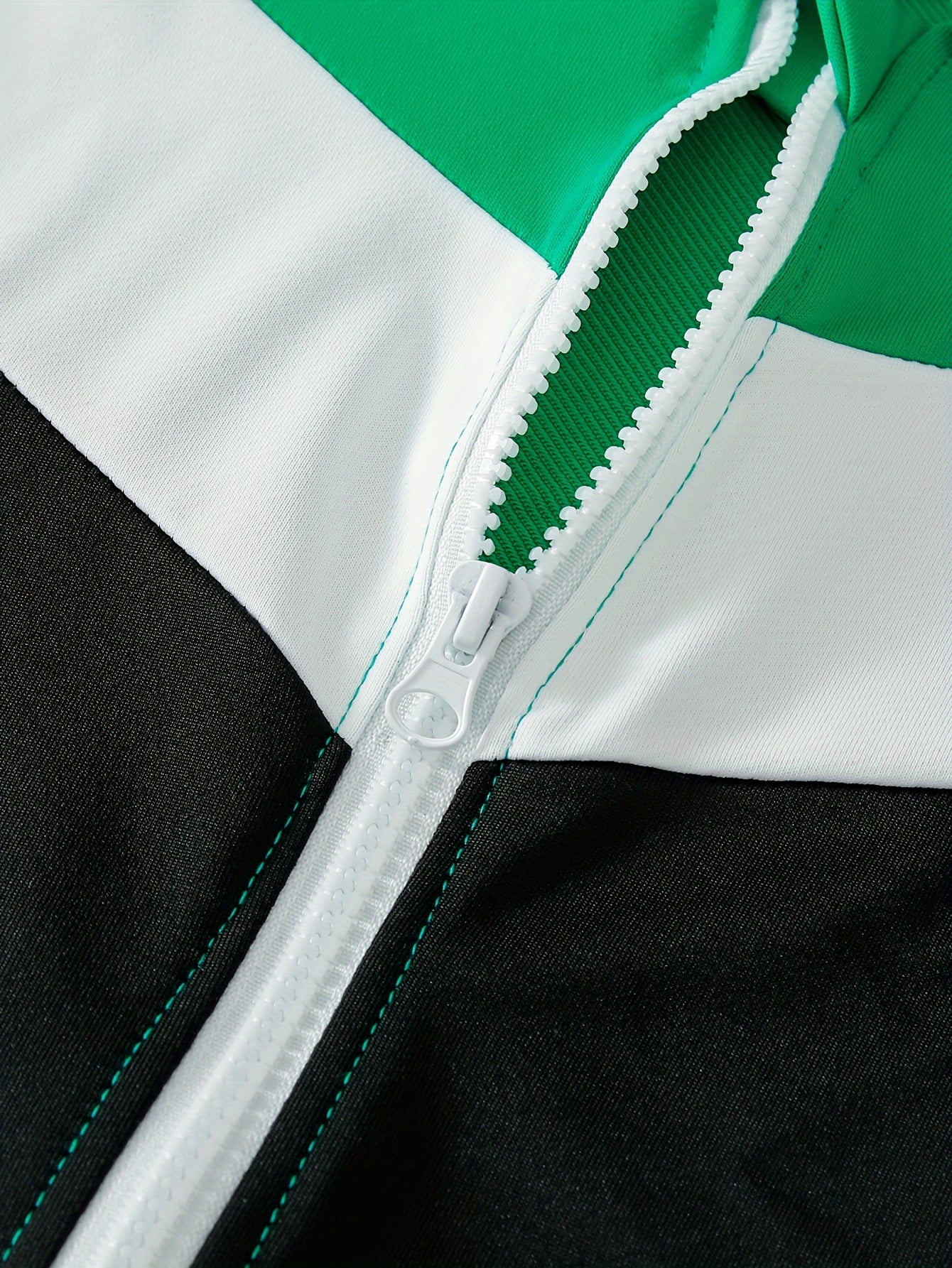 Yigitlar uchun kuzgi kapüşonli kurtka va shimlar to'plami, rang-barang patchwork va zip bilan