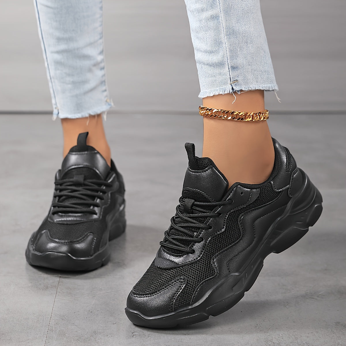 Women's Mesh Running Shoes with Shock Absorption and Breathable Sole