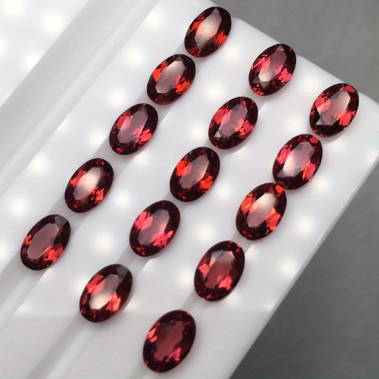 Кольцо в форме яйца с голубым топазом и розовым топазом с кристально чистыми драгоценными камнями