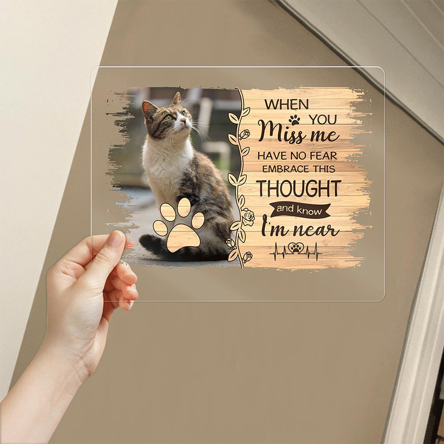 Персонализированная акриловая табличка в память о вашем любимом питомце - продуманный подарок для владельцев собак или кошек, трогательный декор для любого стола, подходит для людей от 14 лет и старше.