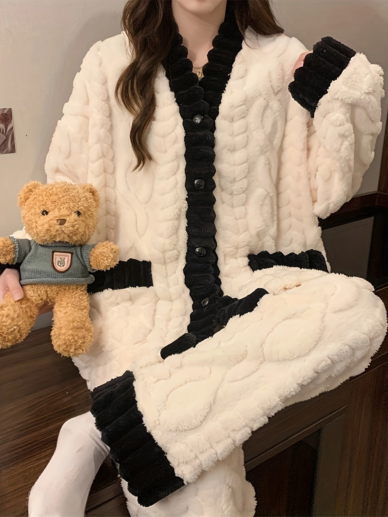 Conjunto de pijama de felpa de coral para mujer de manga larga con cuello en V, color sólido, invierno, no transparente