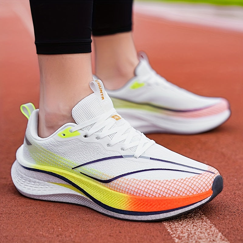 Erkaklar uchun yengil vaznli yugurish poyabzallari, zarba qabul qilish, gradient rang va tashqi mashg'ulotlar uchun sirpanmas dizayn.