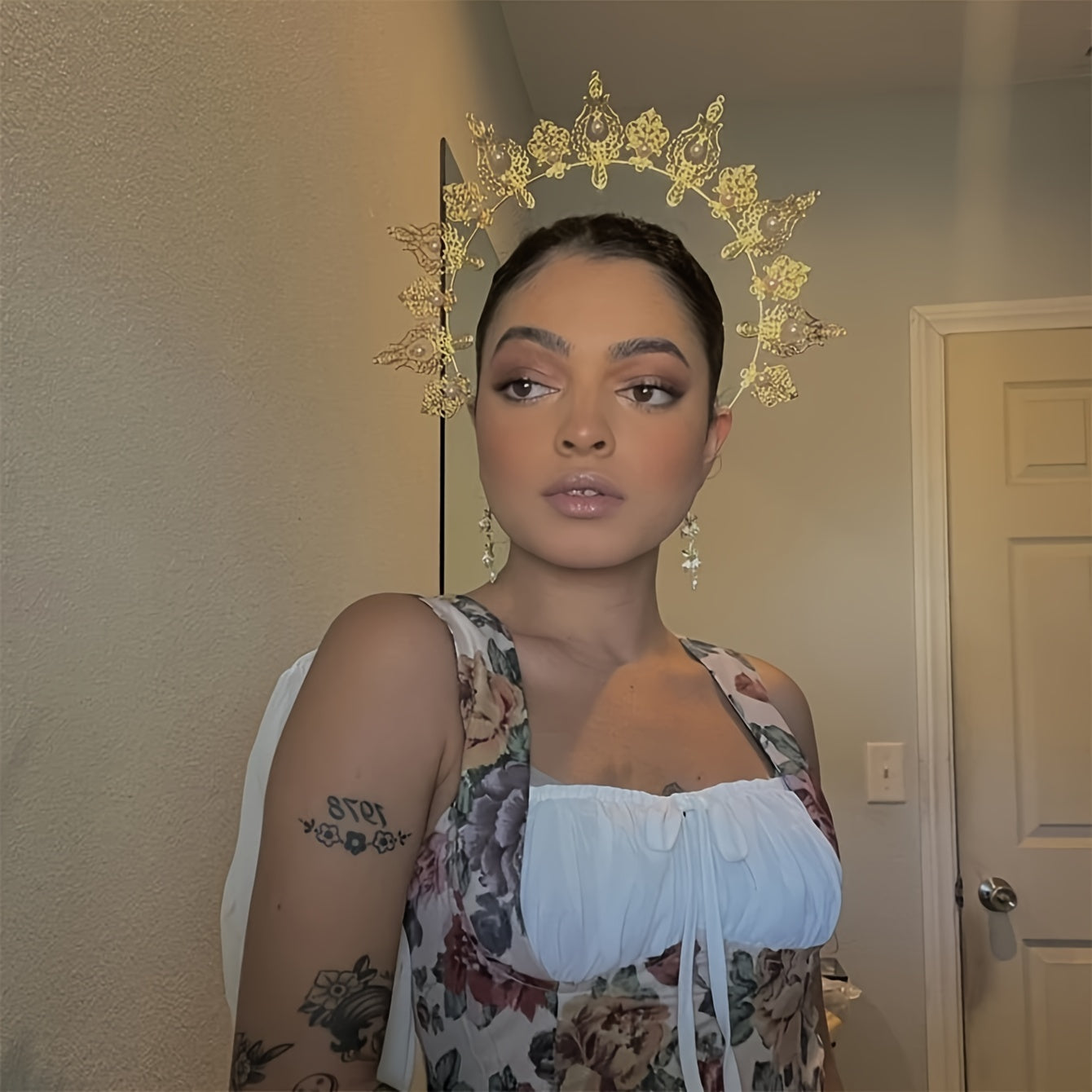 Vintage Gold Hair Crown Tiara with Faux Pearl Headband for Women