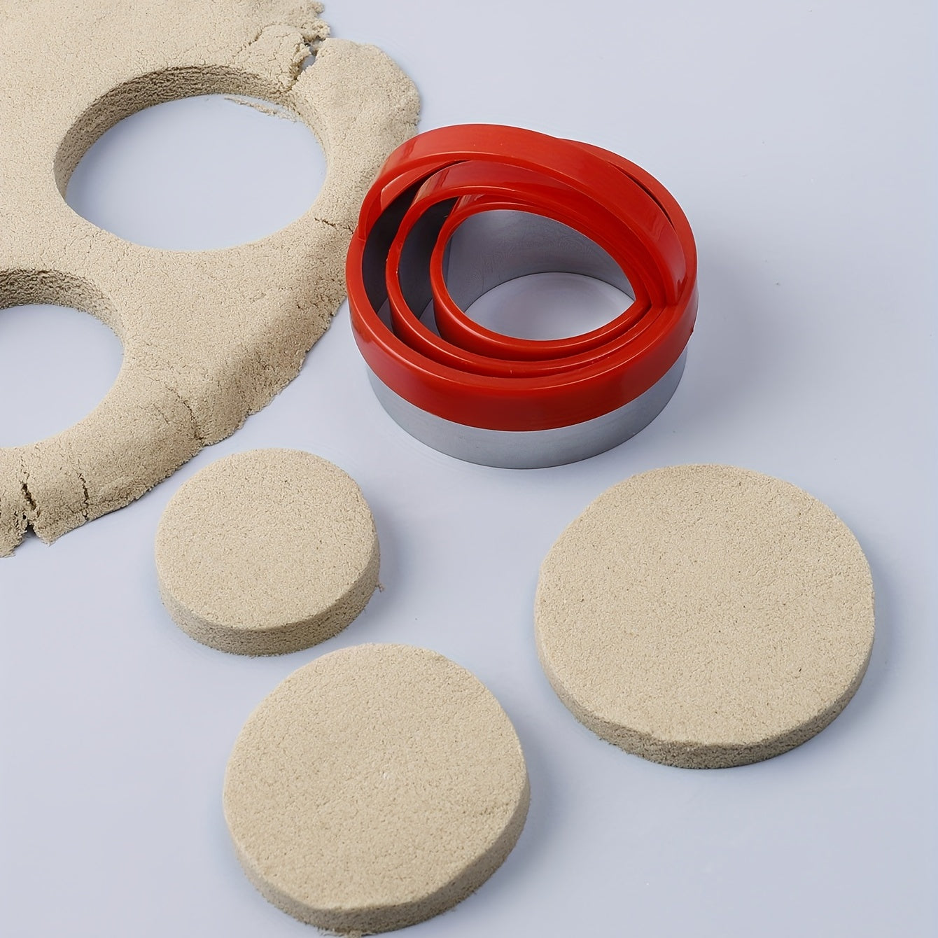 Set of 3 Round Cookie Cutters with Handles for Baking and Cake Decorating