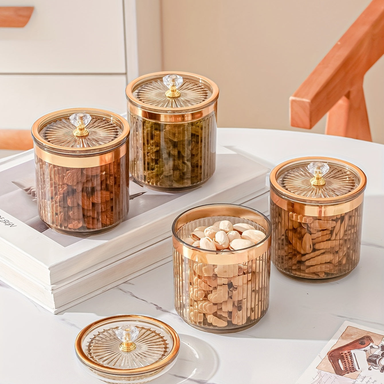 Oyna bilan bezatilgan shaffof Amber Sketch Bead idishi, oziq-ovqat saqlash uchun qopqoq bilan