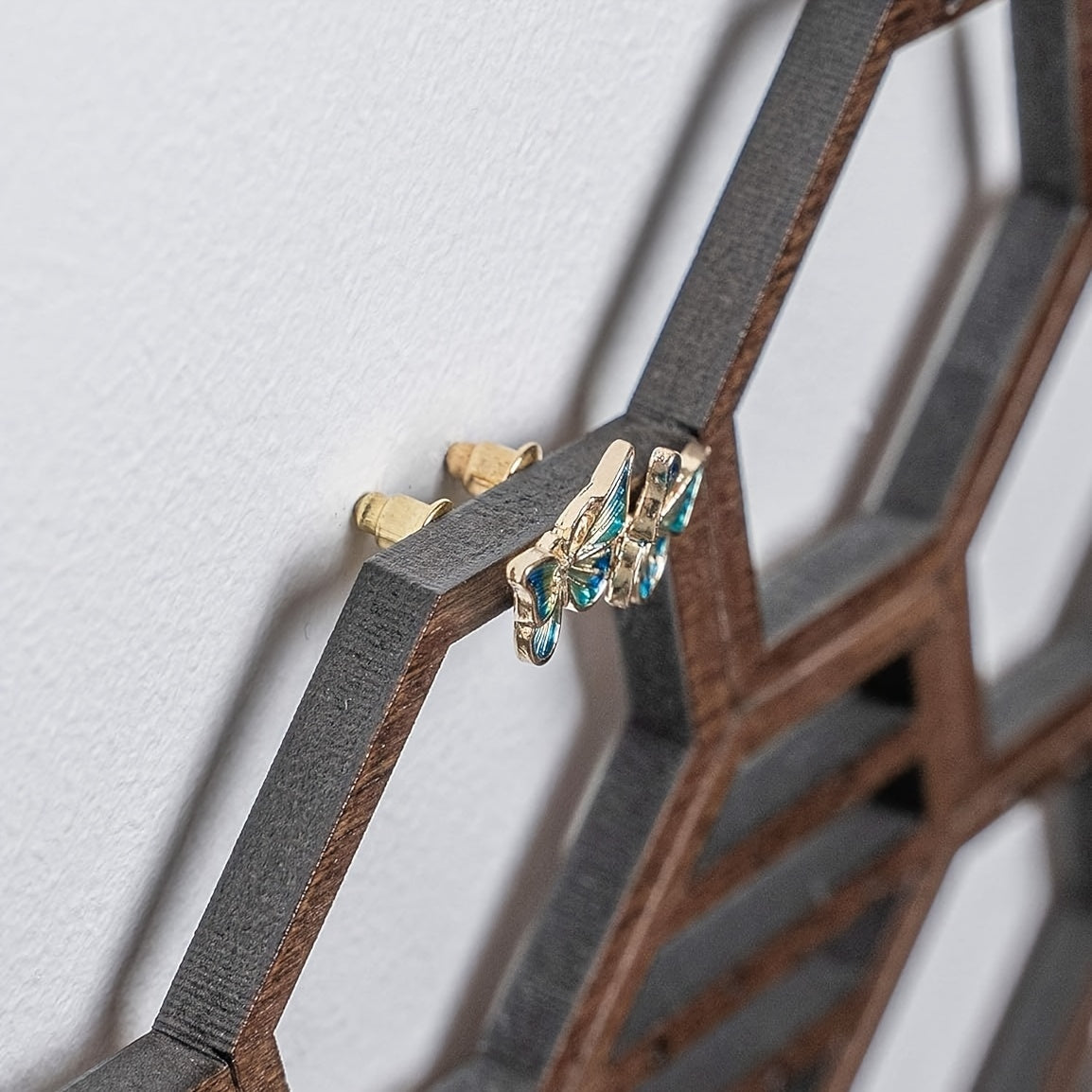 Wooden Jewelry Organizer Wall Mount Honeycomb Design Earring Necklace Display Rack