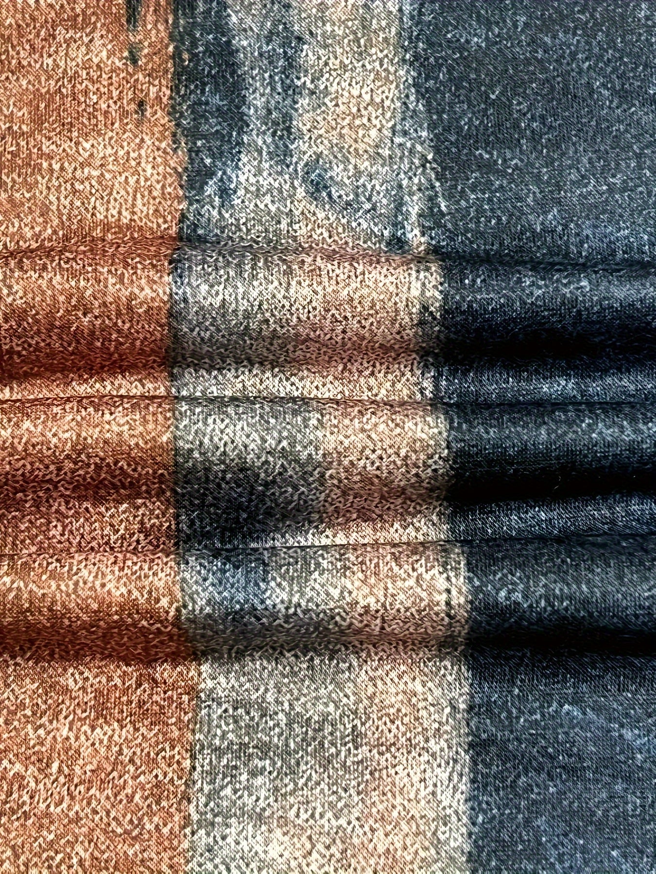 Vestido midi de talla grande para mujer con rayas, detalle de botones, manga corta y dobladillo asimétrico