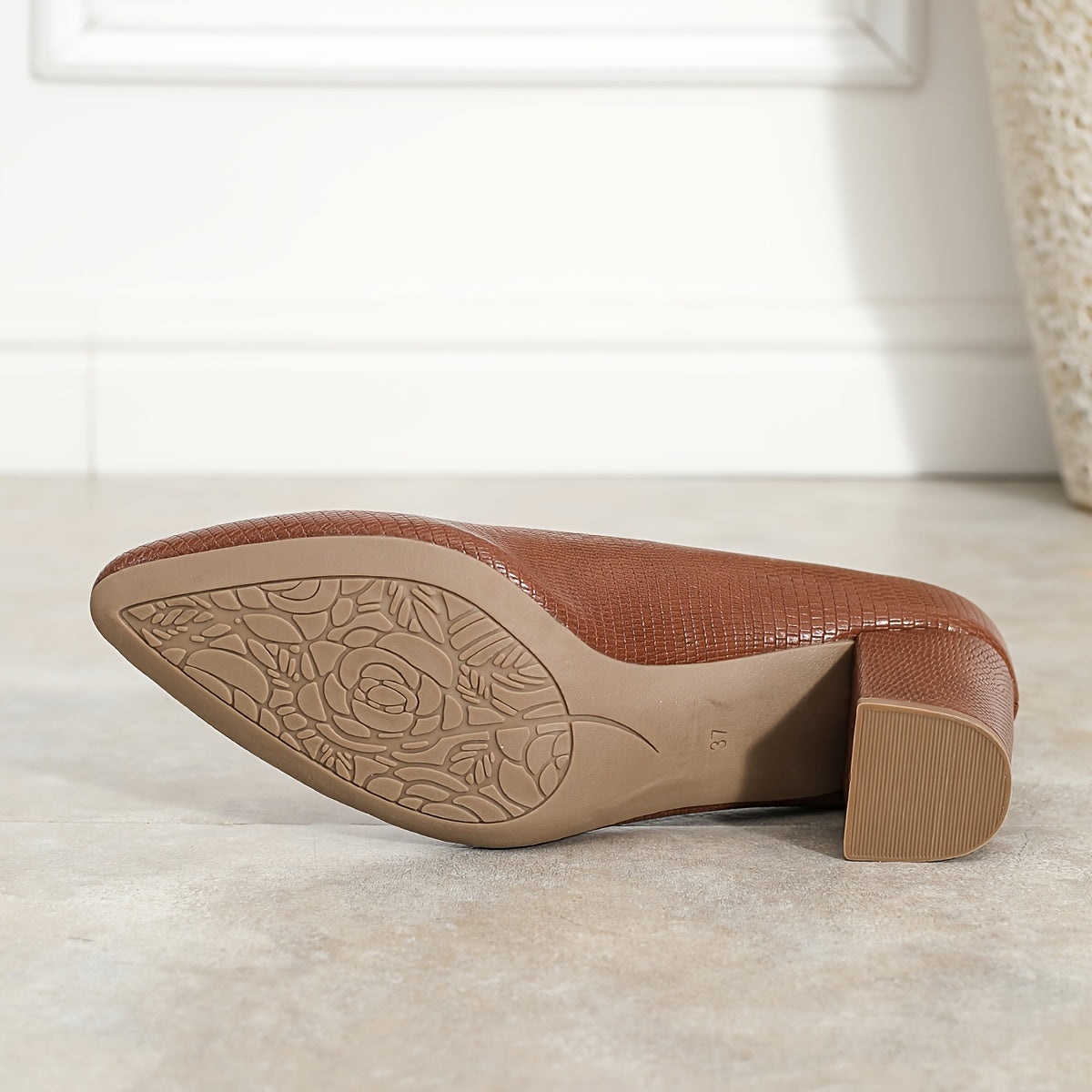 Women's Breathable Pointed Toe Block Heel Pumps Solid Color All-Season