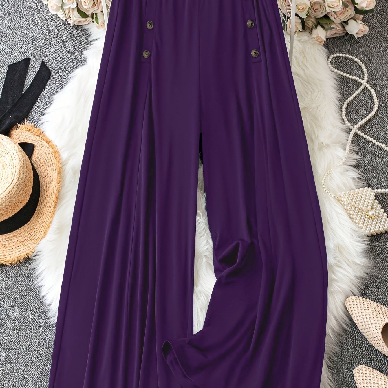 Plus-size ayollar uchun tugma tafsilotlari bilan bir xil rangli keng oyoq shimlar