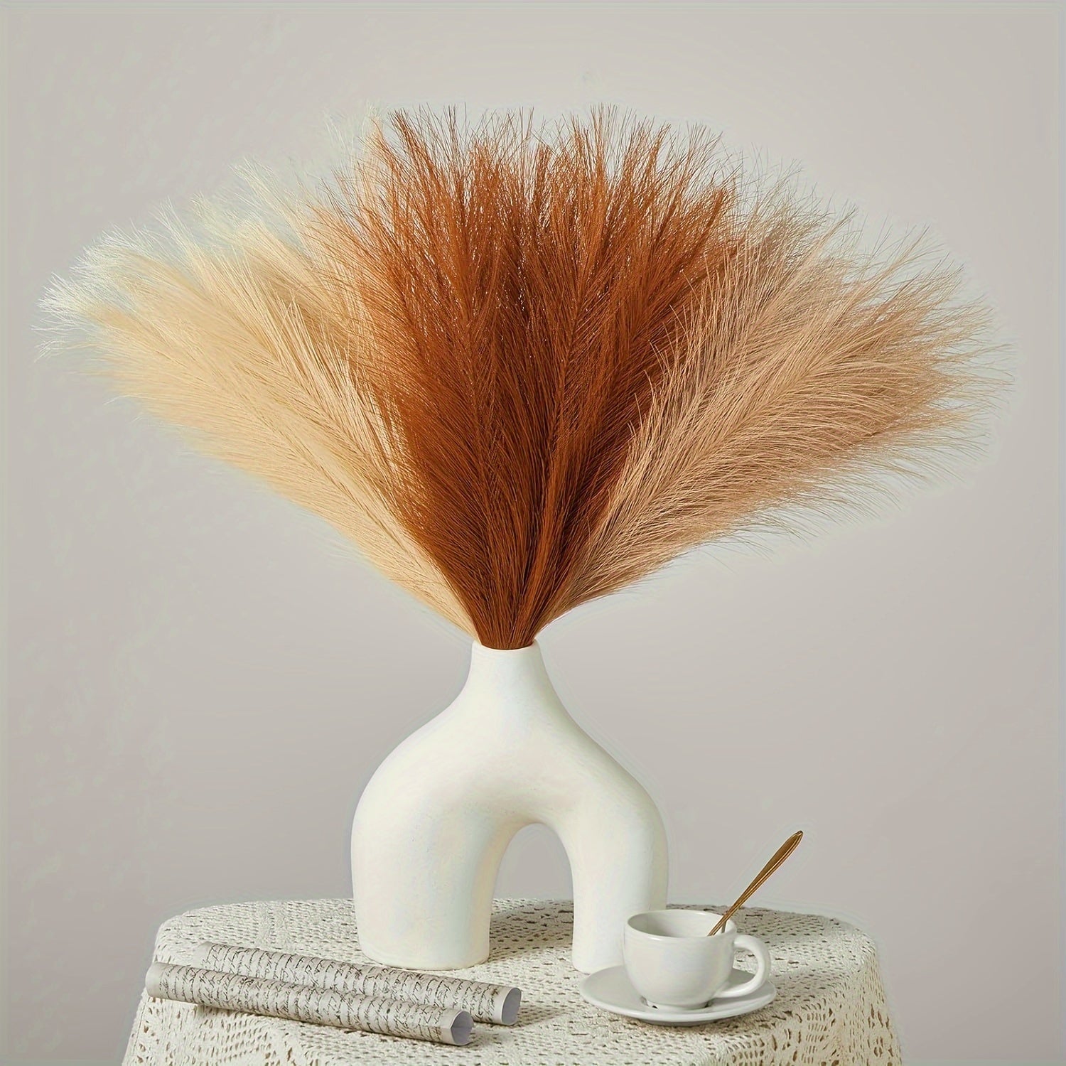 18 искусственных растений пампасной травы в вазе высотой 21,6 дюйма, идеально подходящих для осеннего декора или мероприятий.