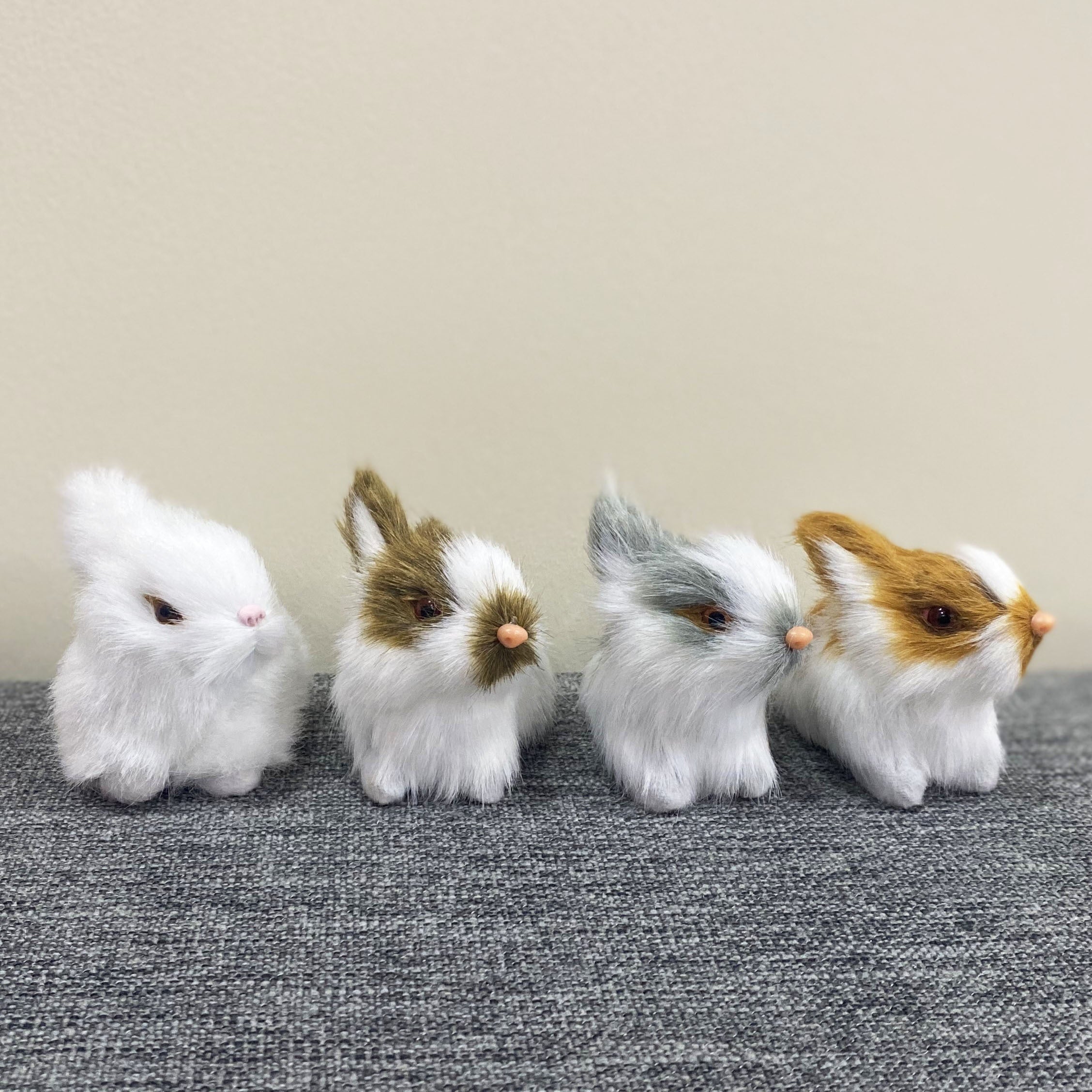 Decoración clásica de conejito de Pascua sin plumas ni pilas