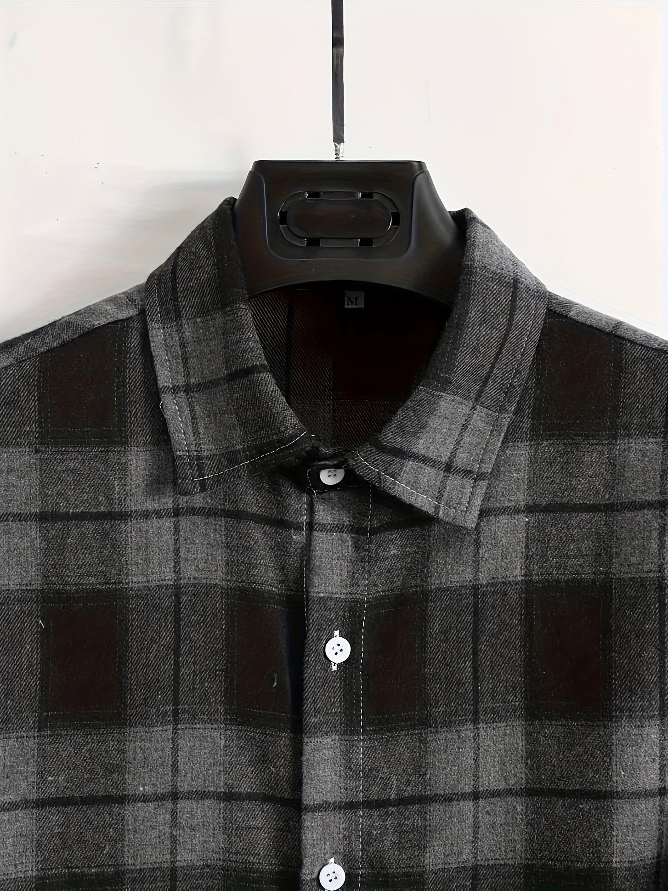 Erkaklar uchun tasodifiy tekis to'qimalar, katta o'lchamdagi uzun qo'lqonli tugmachali ko'ylak, kundalik kiyim va biznes kiyimlari uchun.