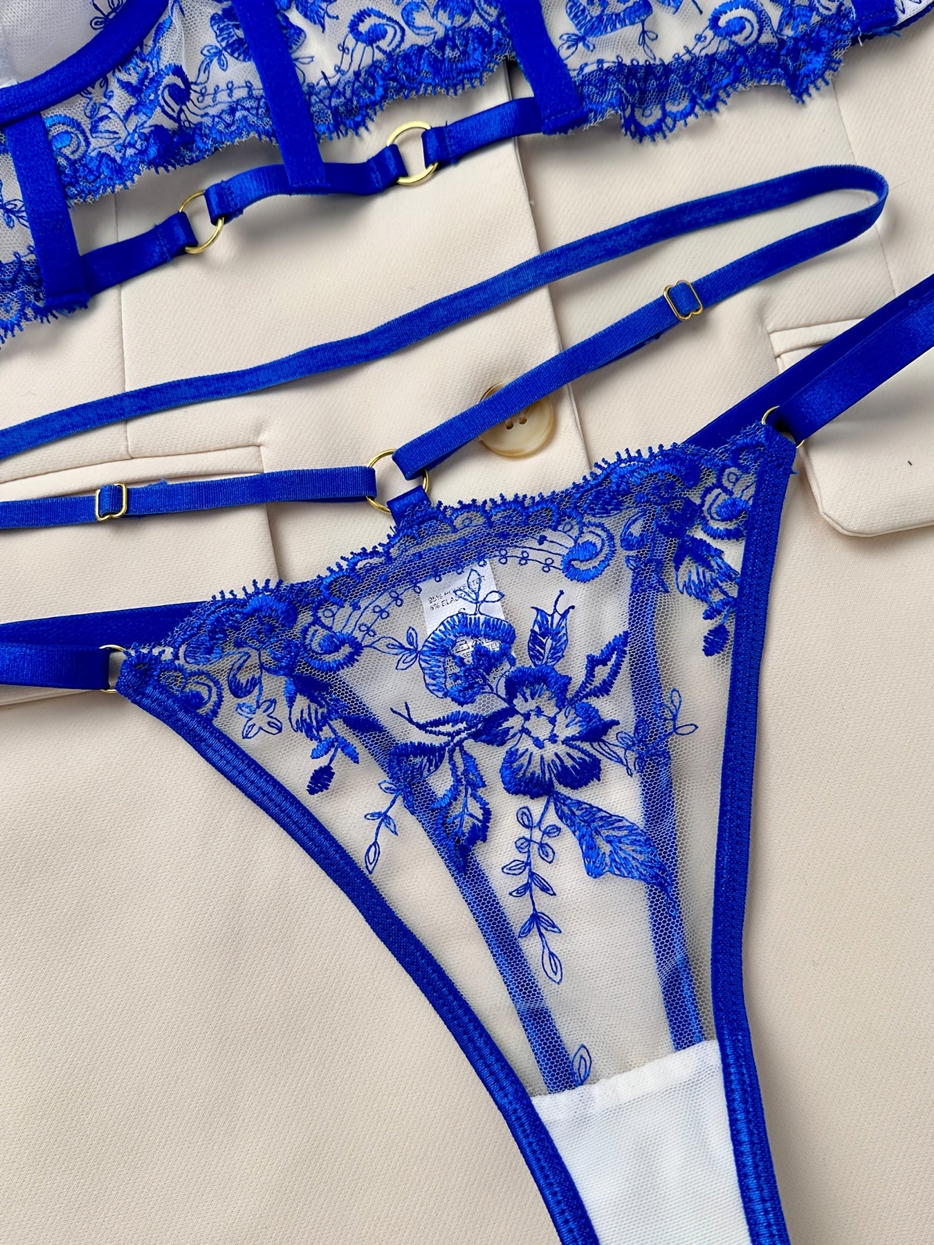 Valentin kuni qora klassik ayollar uchun tikilgan to'rli ichki kiyim to'plami