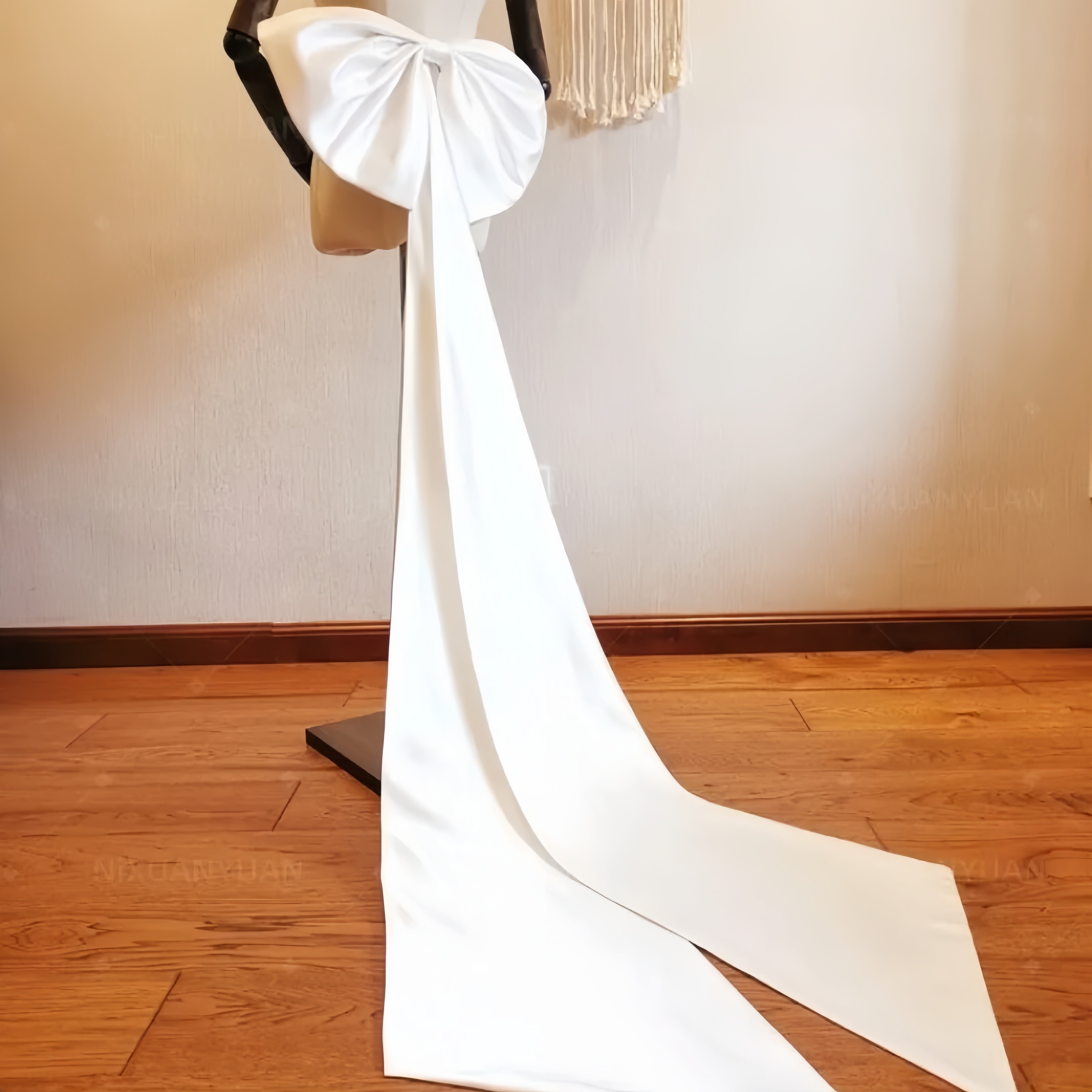 Women's Elegant Wedding Accessories with Detachable Bowknot Decoration