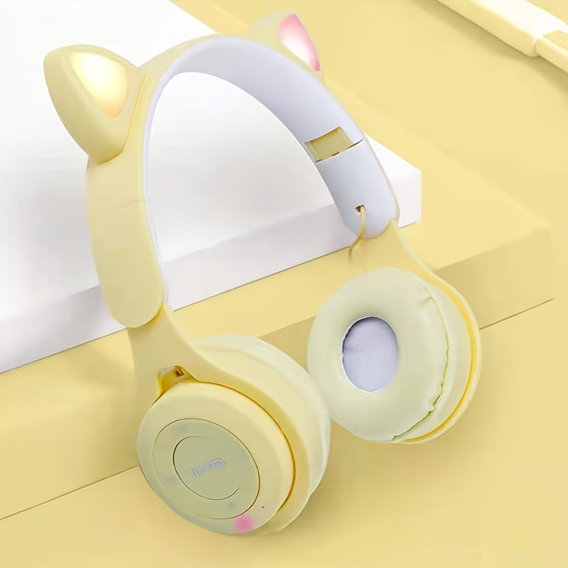 Wireless Headset with Luminous Cat Ears, LED Lights, Foldable, Wireless, for Travel and Gaming