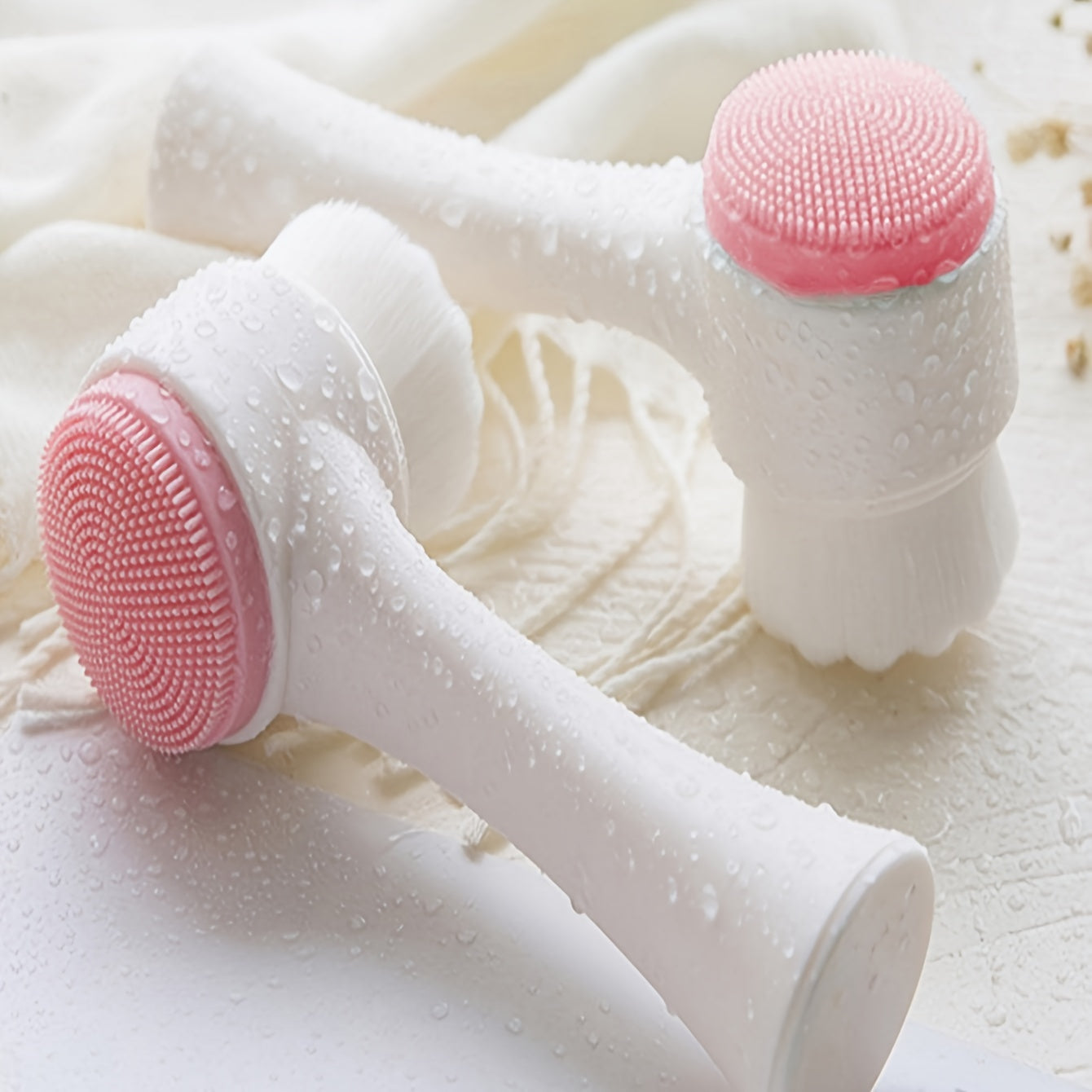 Silicone Facial Cleansing Brush for Gentle Exfoliation and Deep Pore Cleansing