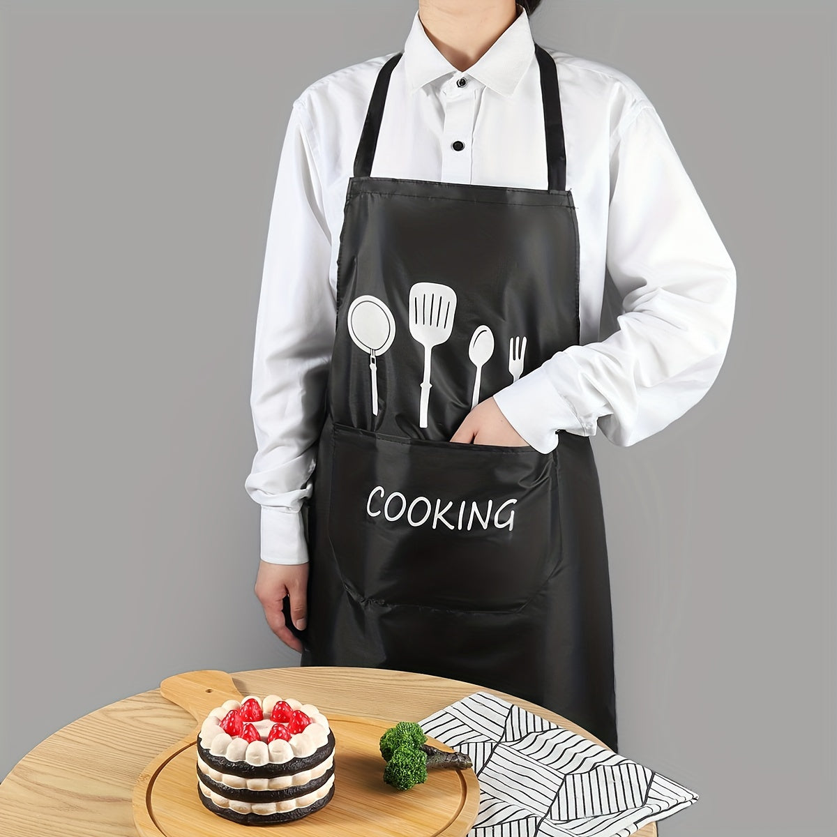 Waterproof Oil-Resistant Chef's Apron with Pockets for Kitchen Protection