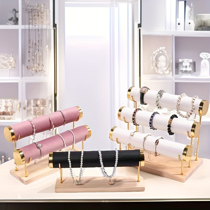 Стильная трехъярусная подставка для украшений в золотистом оттенке с деревянной основой для часов и аксессуаров