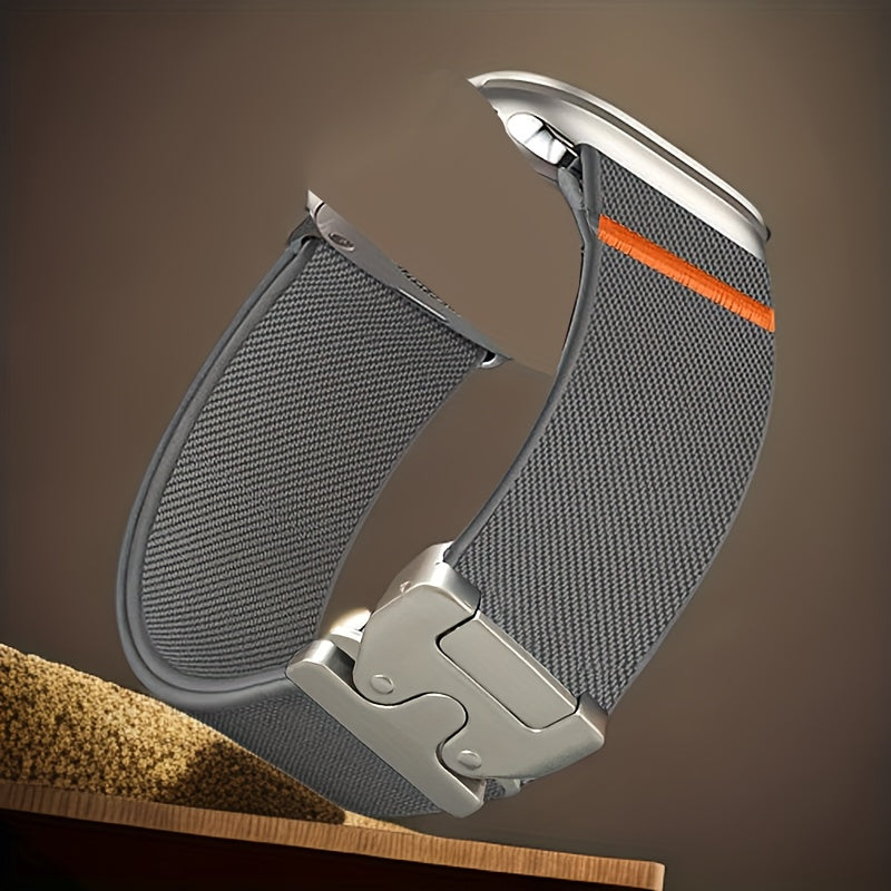 1 dona to'q sariq sport kamar, Apple Watch kamarlariga mos keladigan bezak dizayni bilan, ayollar va erkaklar modellari uchun bir nechta o'lchamlarda. Parashut uslubidagi tasmali kamarga ega.