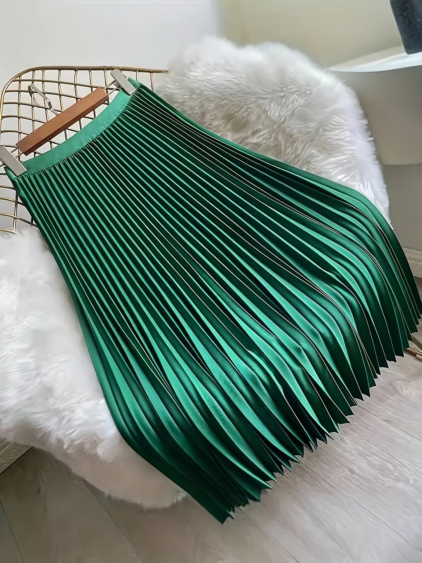 Elegant Solid Color Pleated Polyester Skirt for Spring and Fall