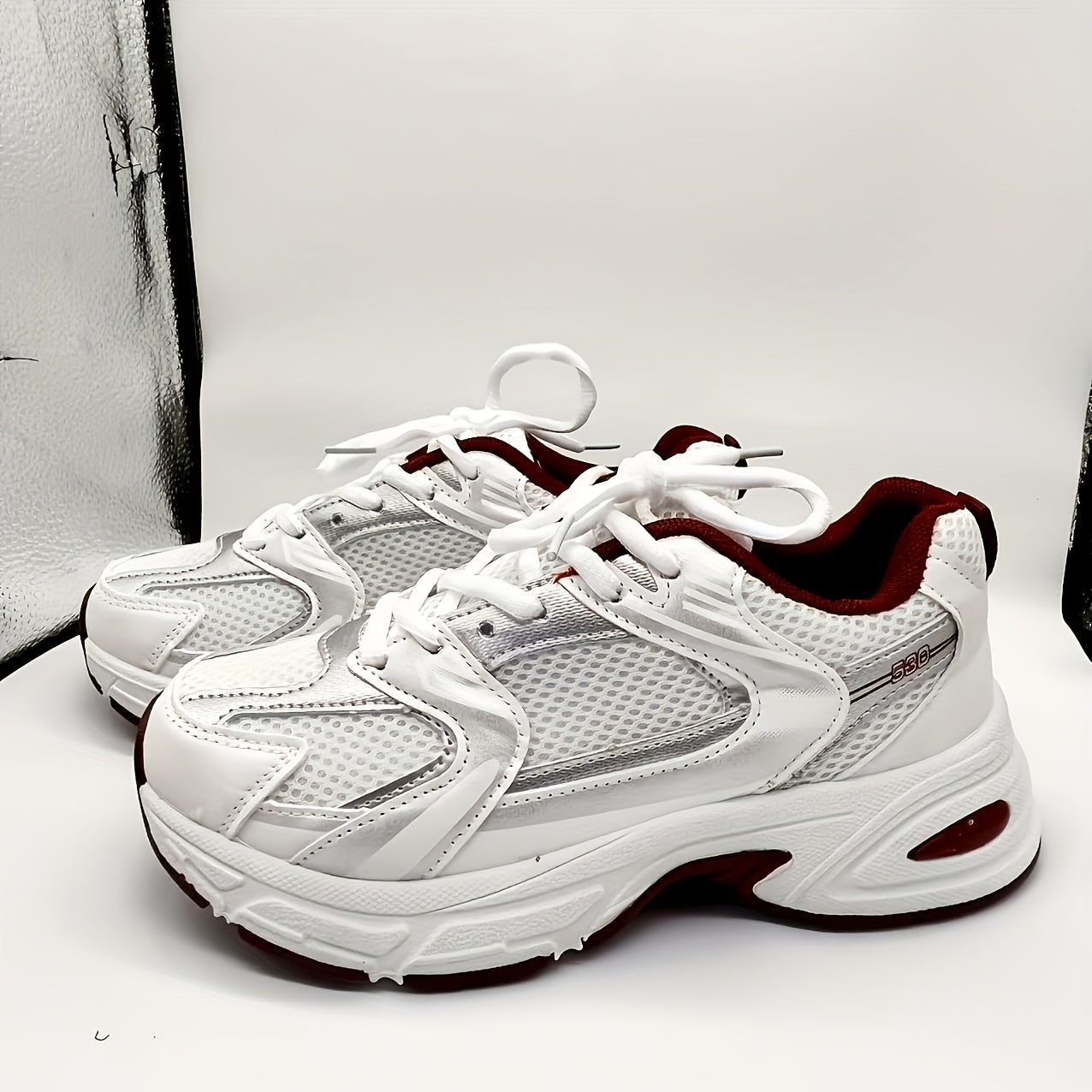 Women's Retro Sneakers Low-Top Breathable Mesh Rubber Sole