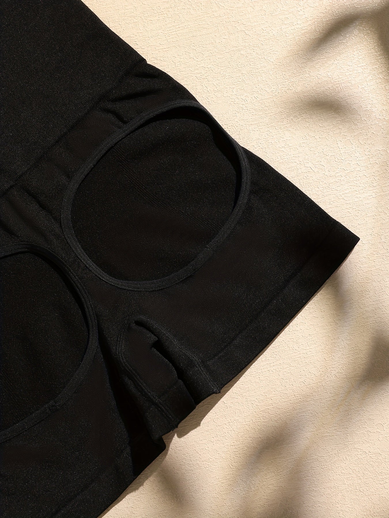 "Женские шорты с высокой талией для сужения бедер однотонного цвета, бесшовные контурные шорты из трикотажной ткани на основе полиамида и эластана с вырезом на спине."